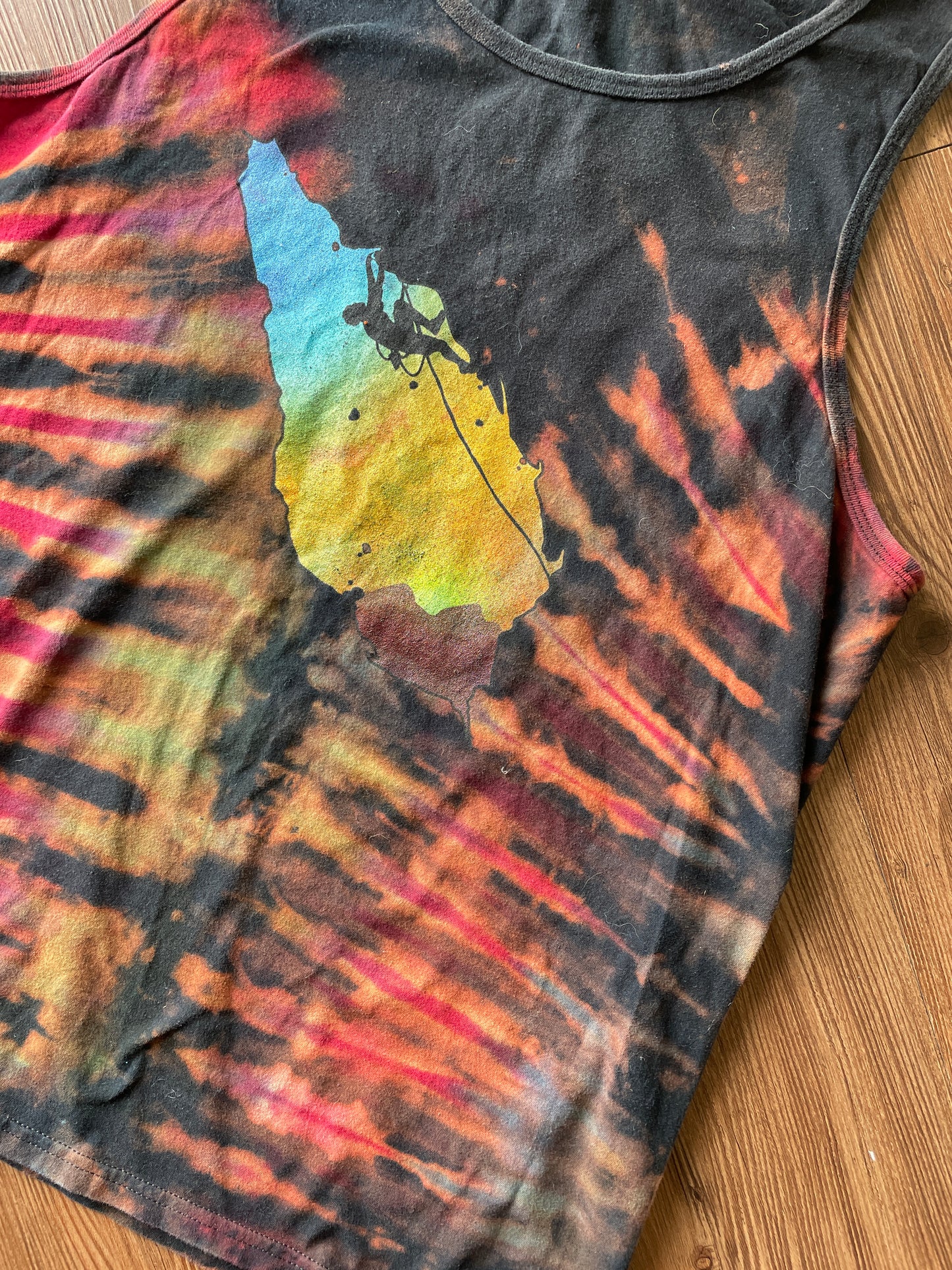 Large Men’s Climbing Tie Dye Tank Top | Rock Climber Outdoors Tie Dye Sleeveless Shirt