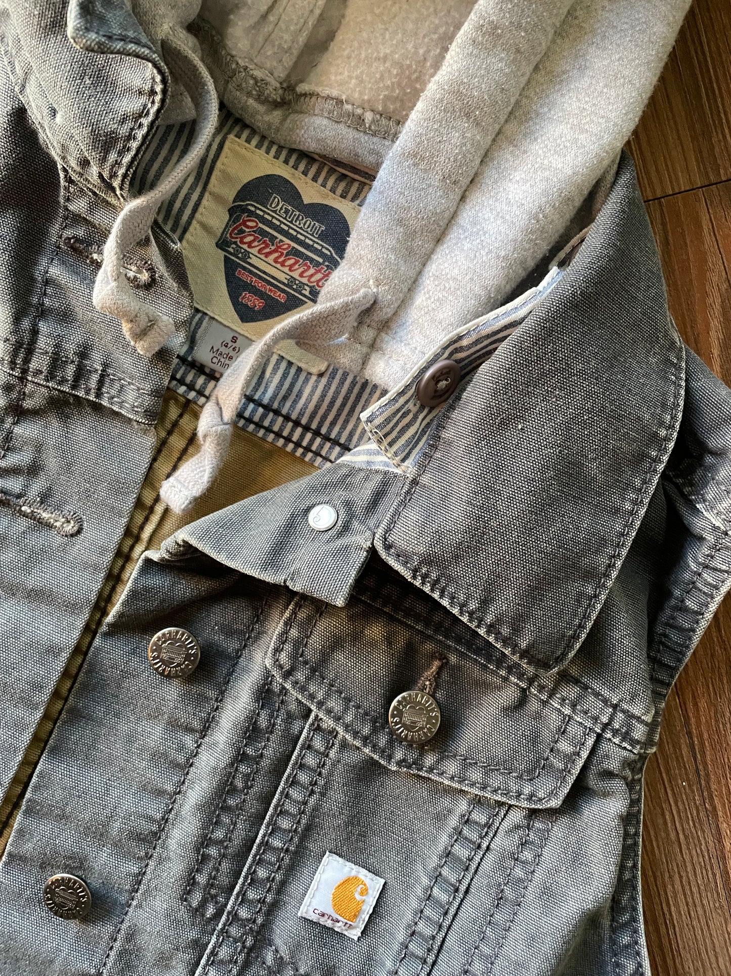 Small Women’s Carhartt Gray Tomgirl Hooded Vest