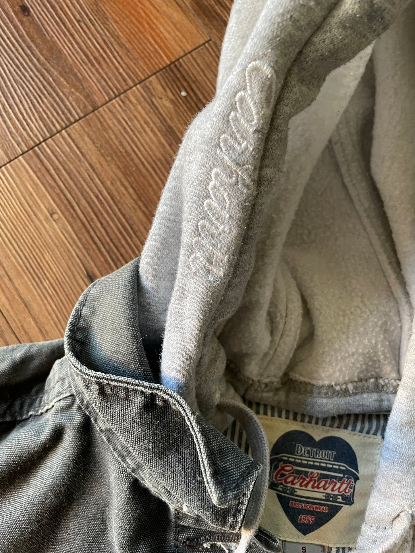 Small Women’s Carhartt Gray Tomgirl Hooded Vest