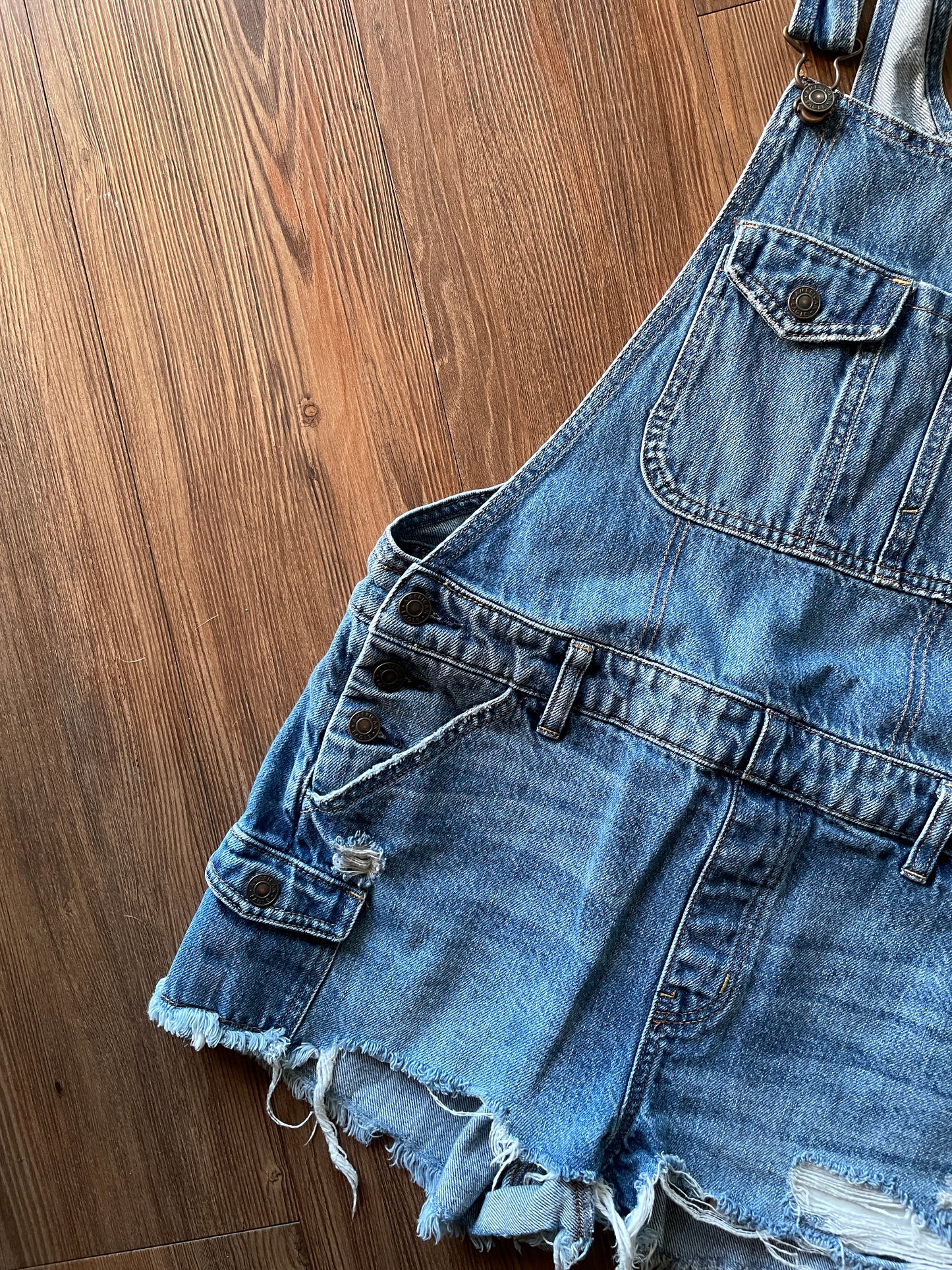 Women’s Small American Eagle Denim Tomgirl Overall Shorts