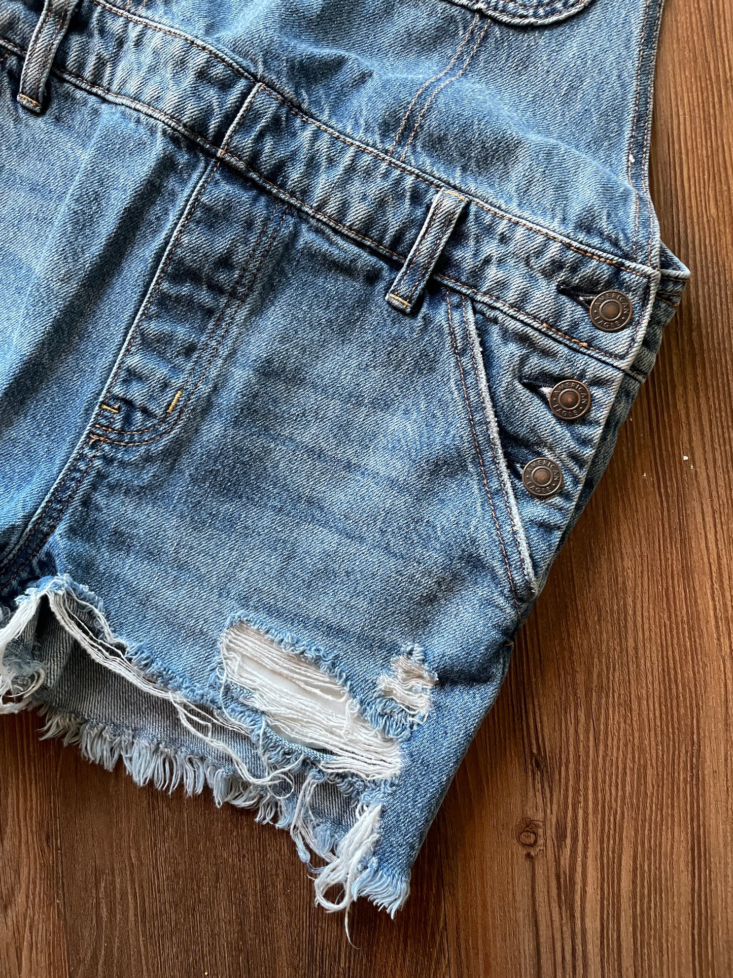 Women’s Small American Eagle Denim Tomgirl Overall Shorts