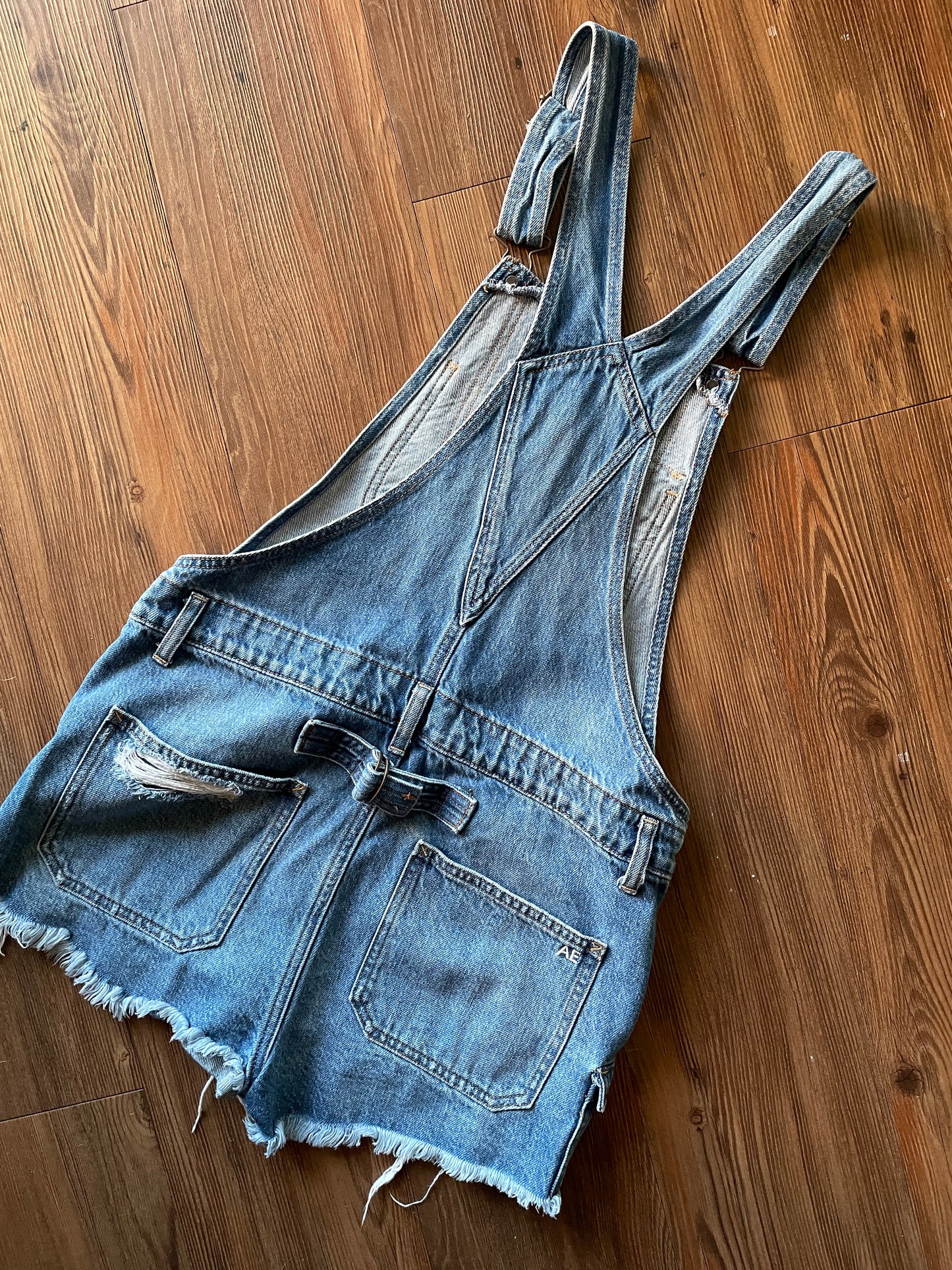 Women’s Small American Eagle Denim Tomgirl Overall Shorts
