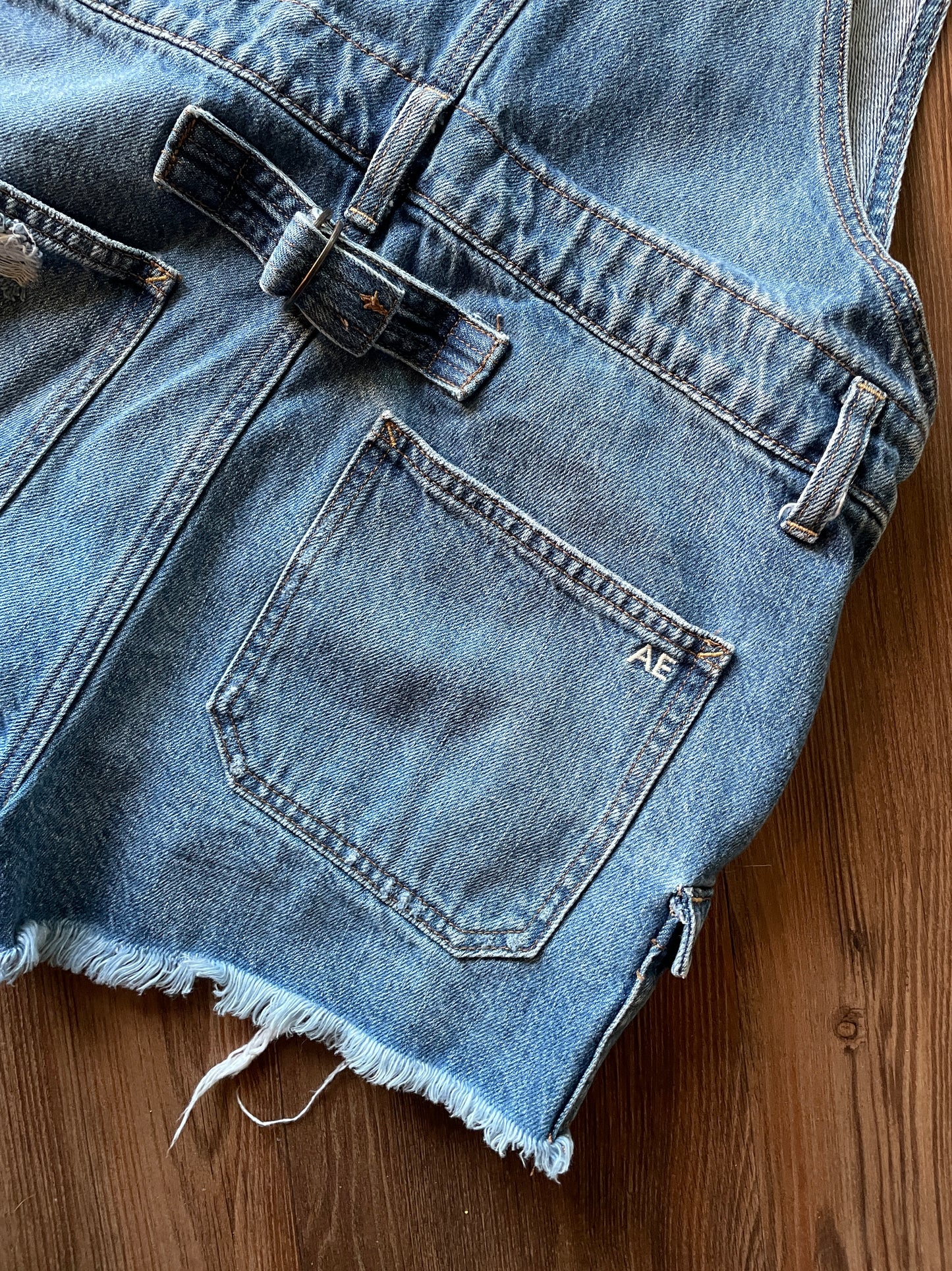 Women’s Small American Eagle Denim Tomgirl Overall Shorts