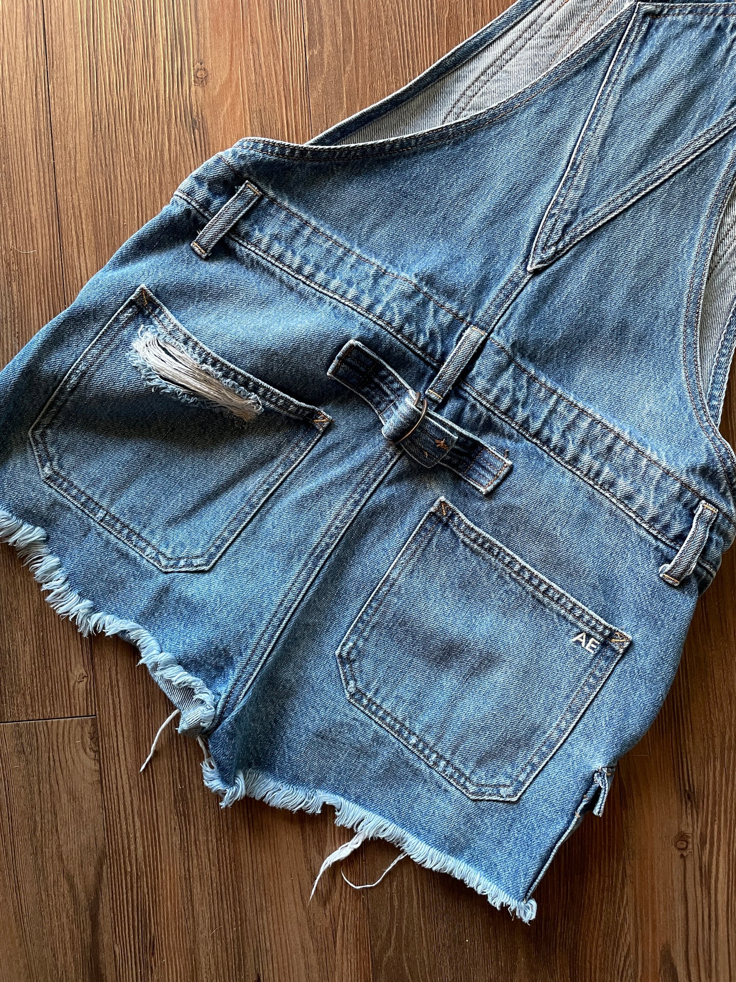 Women’s Small American Eagle Denim Tomgirl Overall Shorts
