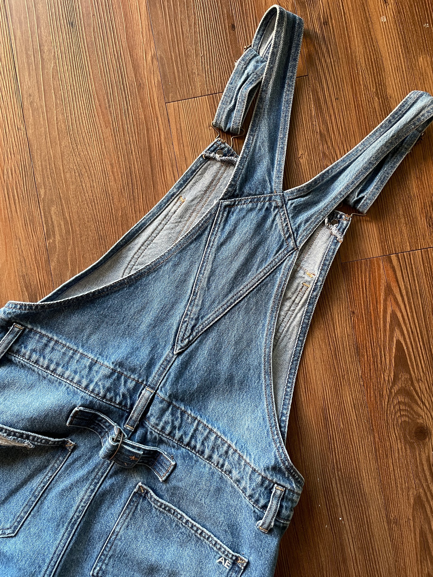 Women’s Small American Eagle Denim Tomgirl Overall Shorts