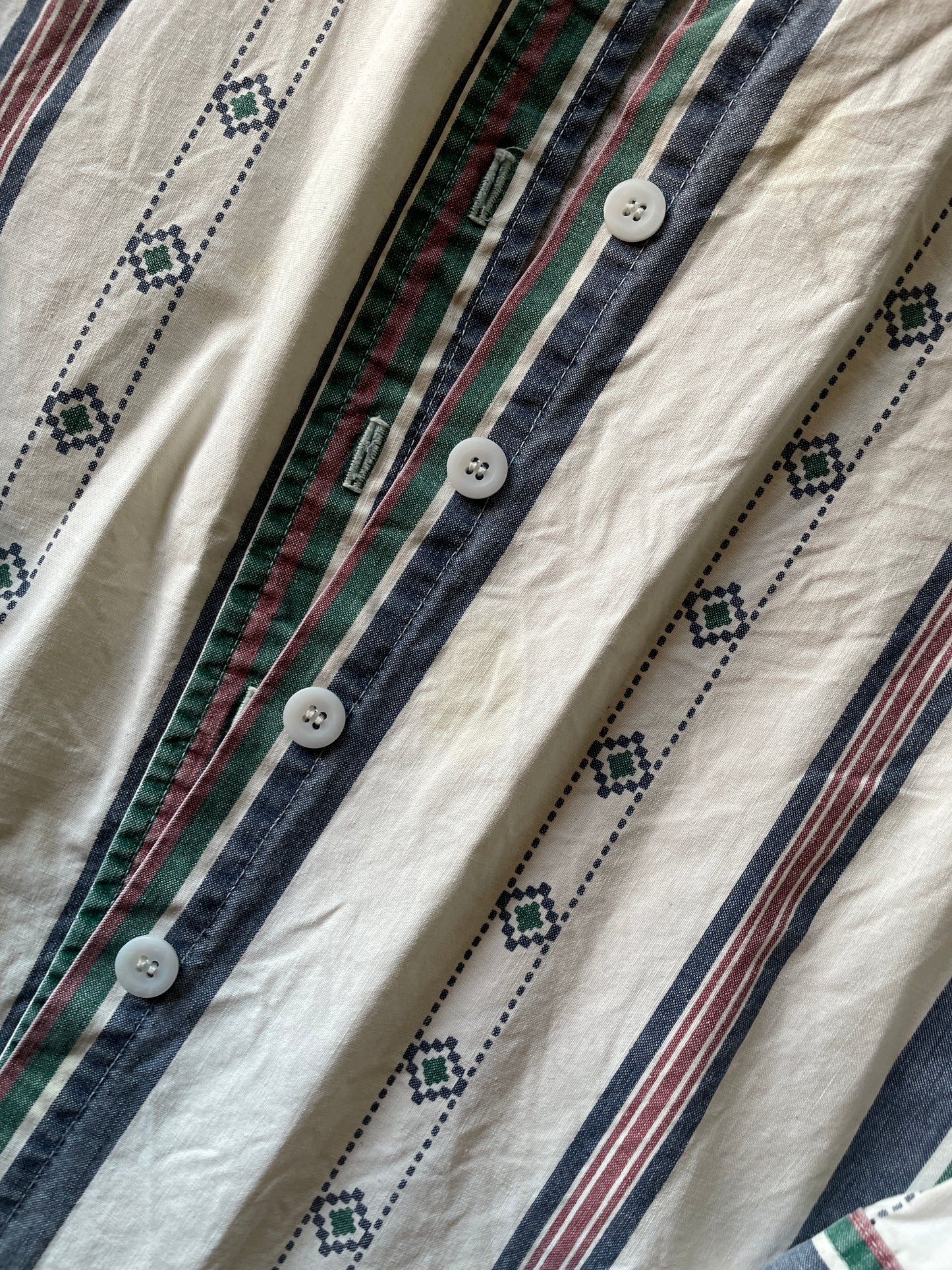 Small Men’s White and Blue Western Button-Up Shirt