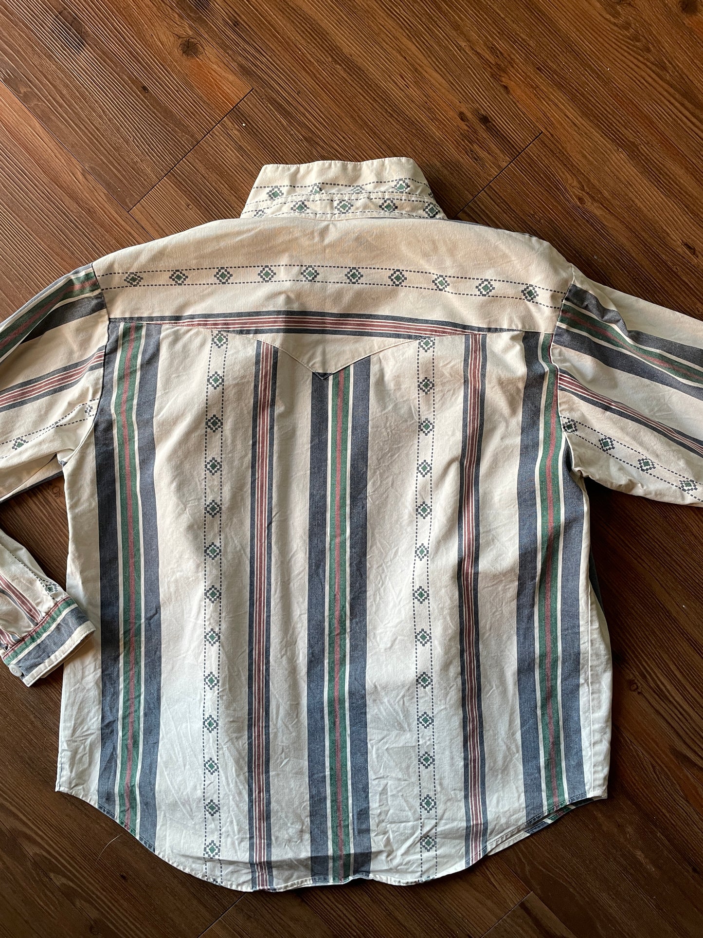 Small Men’s White and Blue Western Button-Up Shirt