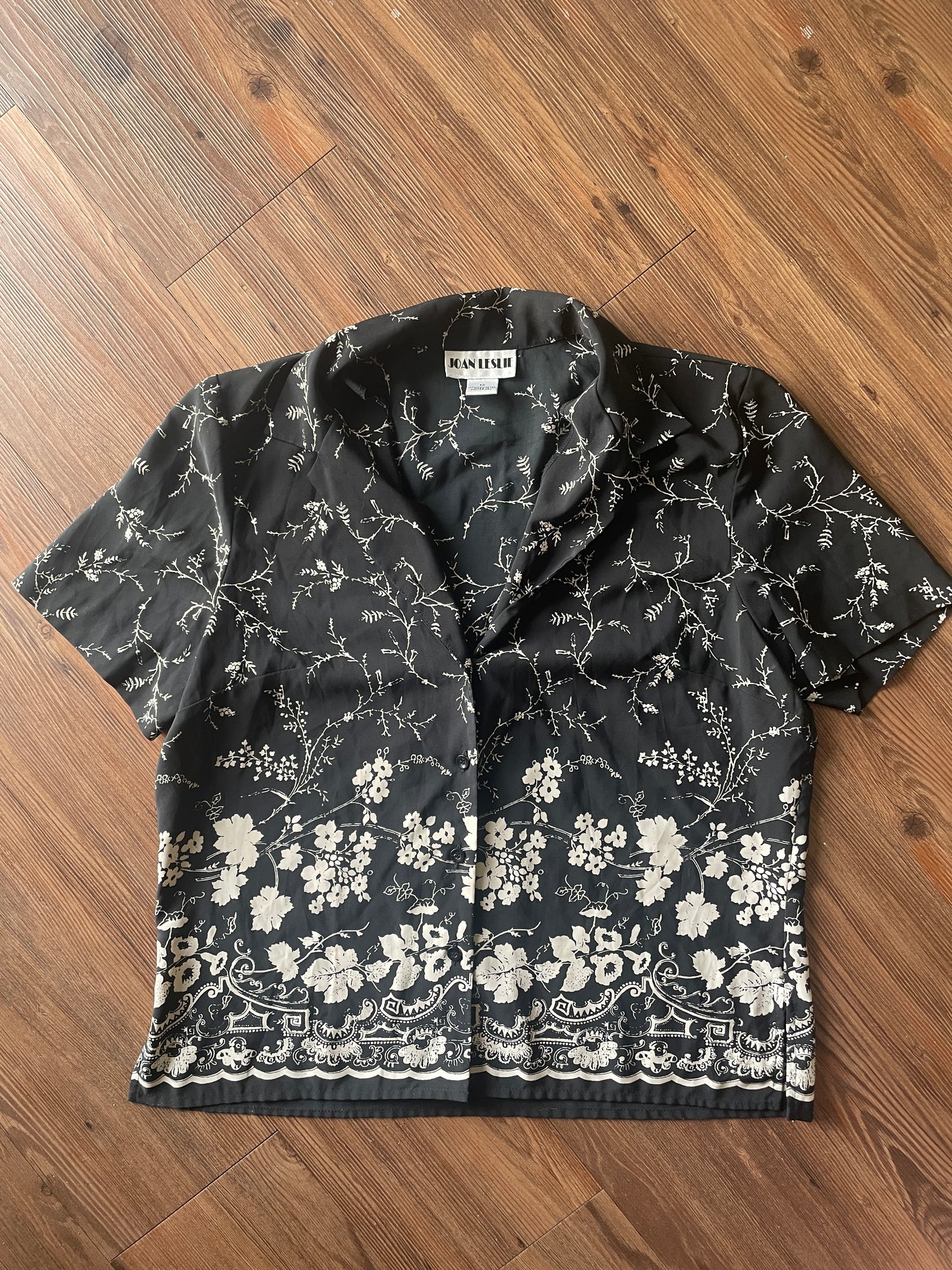 Medium Women's Vintage Joan Leslie Black and White Floral Print Short Sleeve Top