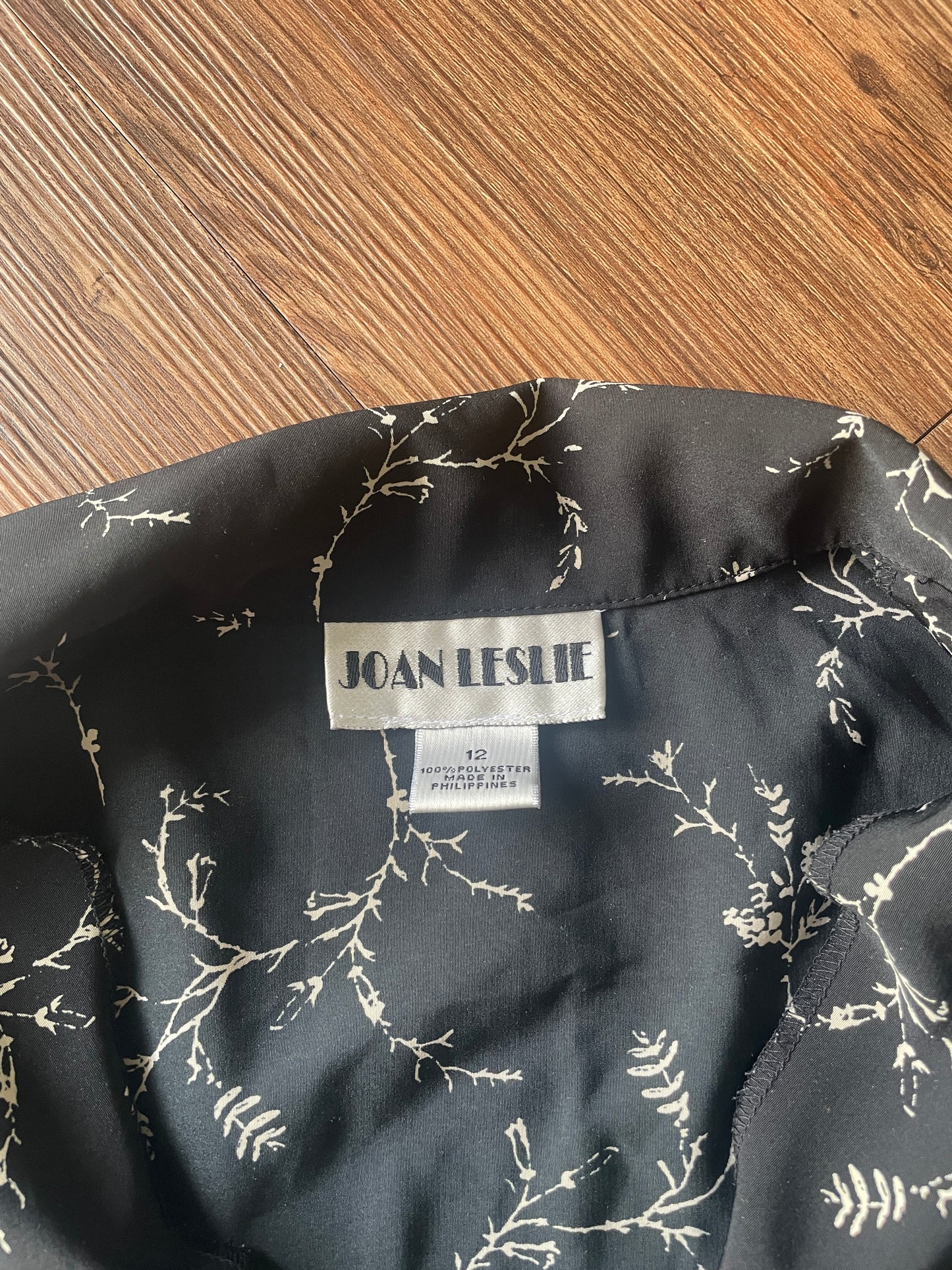 Medium Women's Vintage Joan Leslie Black and White Floral Print Short Sleeve Top