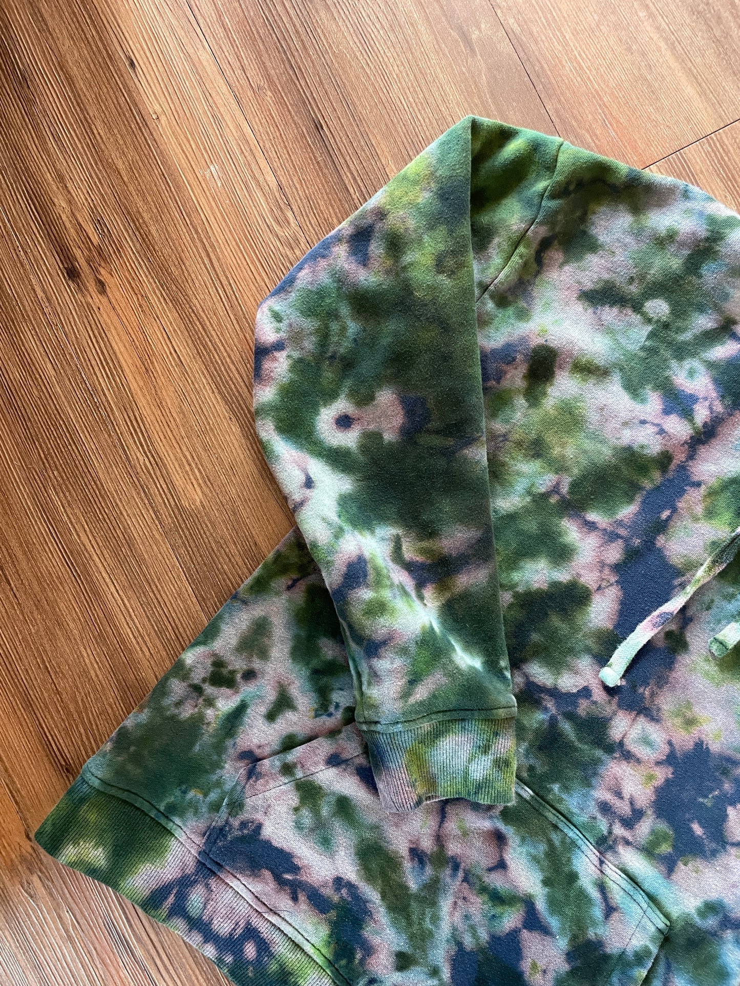 Medium Men’s Vans Skateboard Handmade Tie Dye Sweatshirt | Blue and Green Crumpled Tie Dye Long Sleeve Hoodie