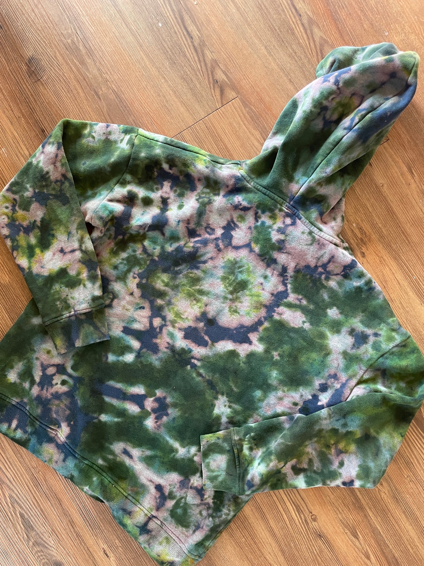 Medium Men’s Vans Skateboard Handmade Tie Dye Sweatshirt | Blue and Green Crumpled Tie Dye Long Sleeve Hoodie