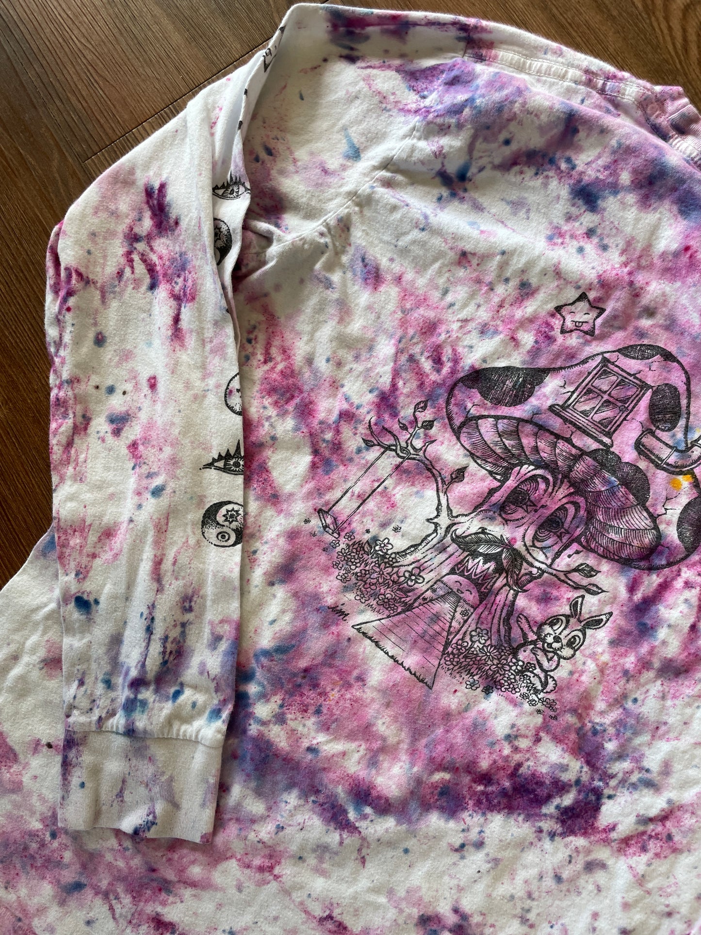 Medium Women's Mushroom Face Handmade Tie Dye Long Sleeve T-Shirt | Pink and Purple Crumpled Tie Dye Long Sleeve
