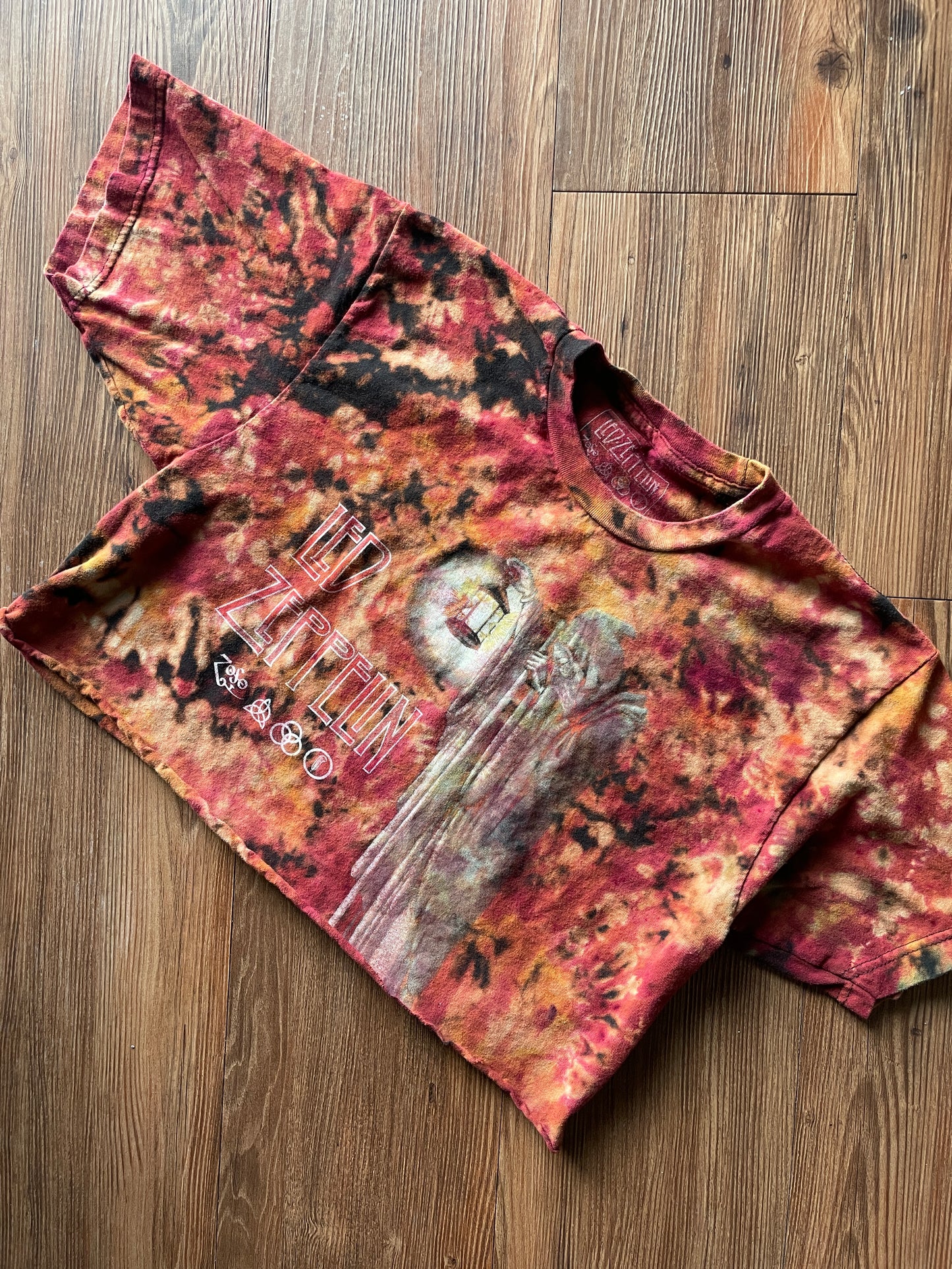 Medium Men’s Led Zeppelin Stairway to Heaven Tie Dye Crop Top | Black and Red Crumpled Short Sleeve Cropped T-Shirt