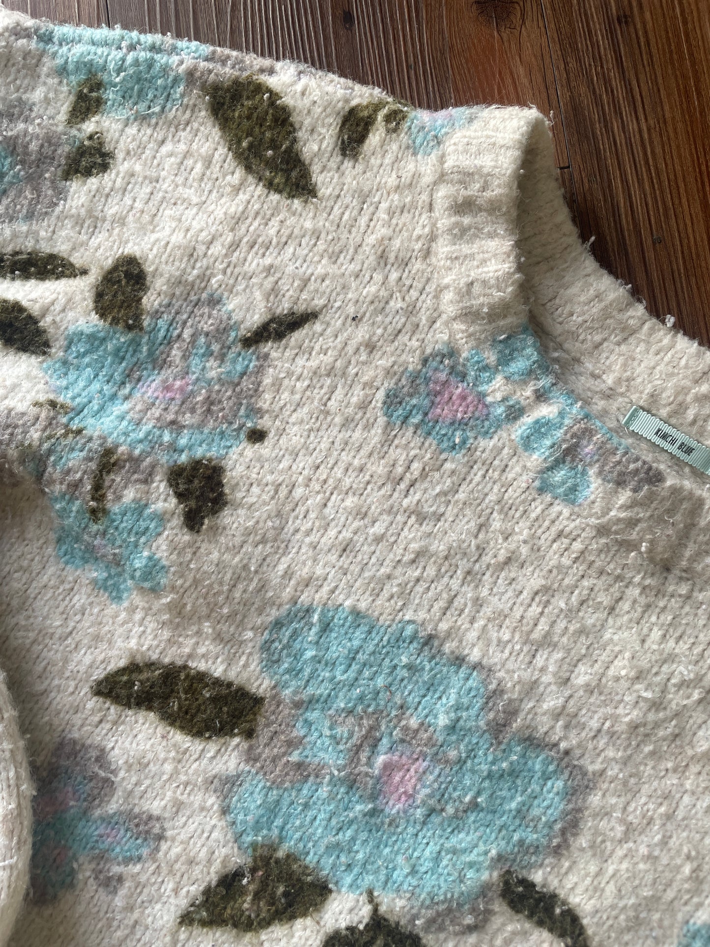 Medium Women’s Kimchi Blue Cream Floral Bell Sleeve Sweater