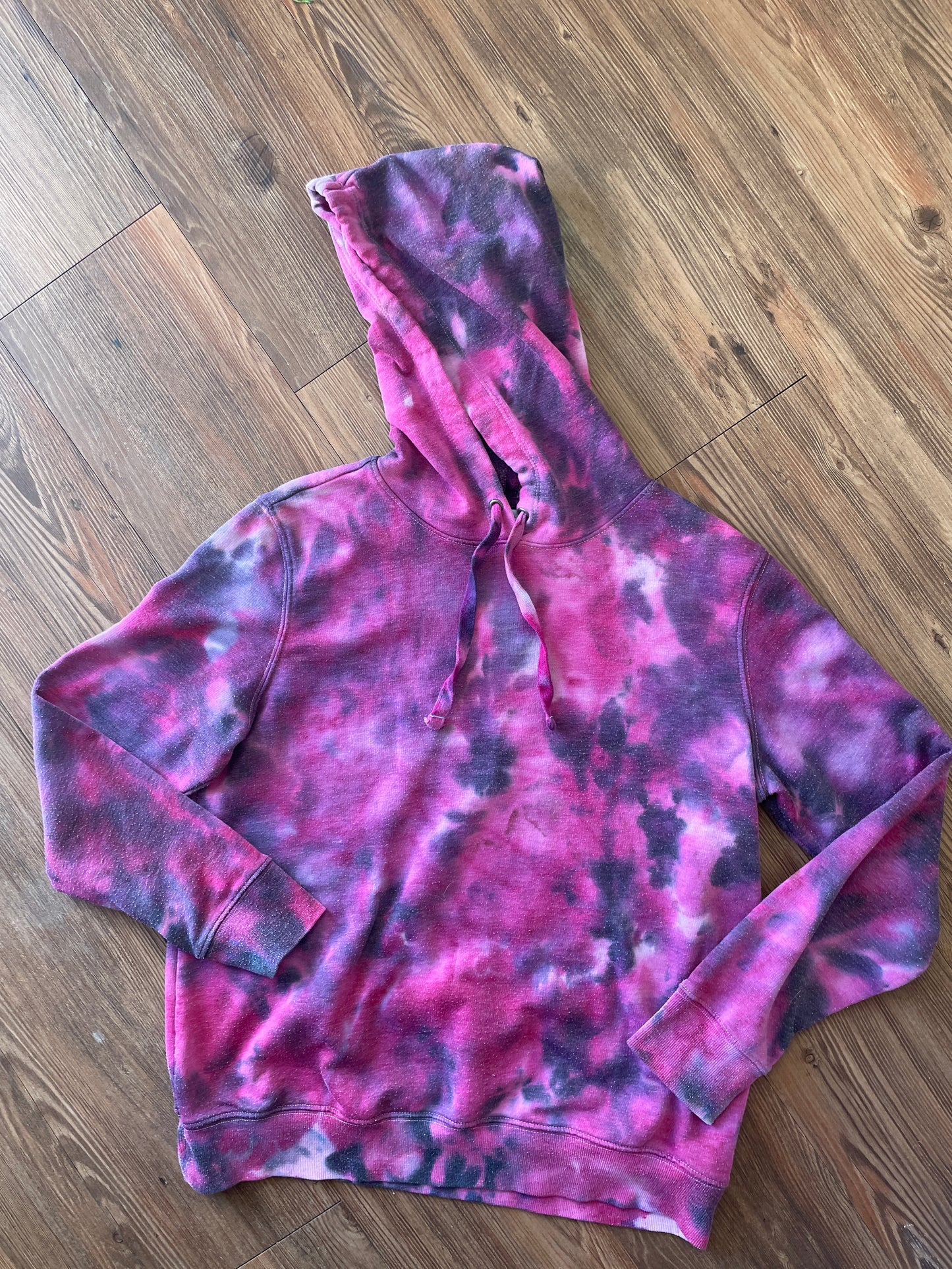 MEDIUM Women’s Pink and Black Galaxy Tie Dye Sweatshirt | Old Navy Crumpled Subtle Tie Dye Long Sleeve Hoodie