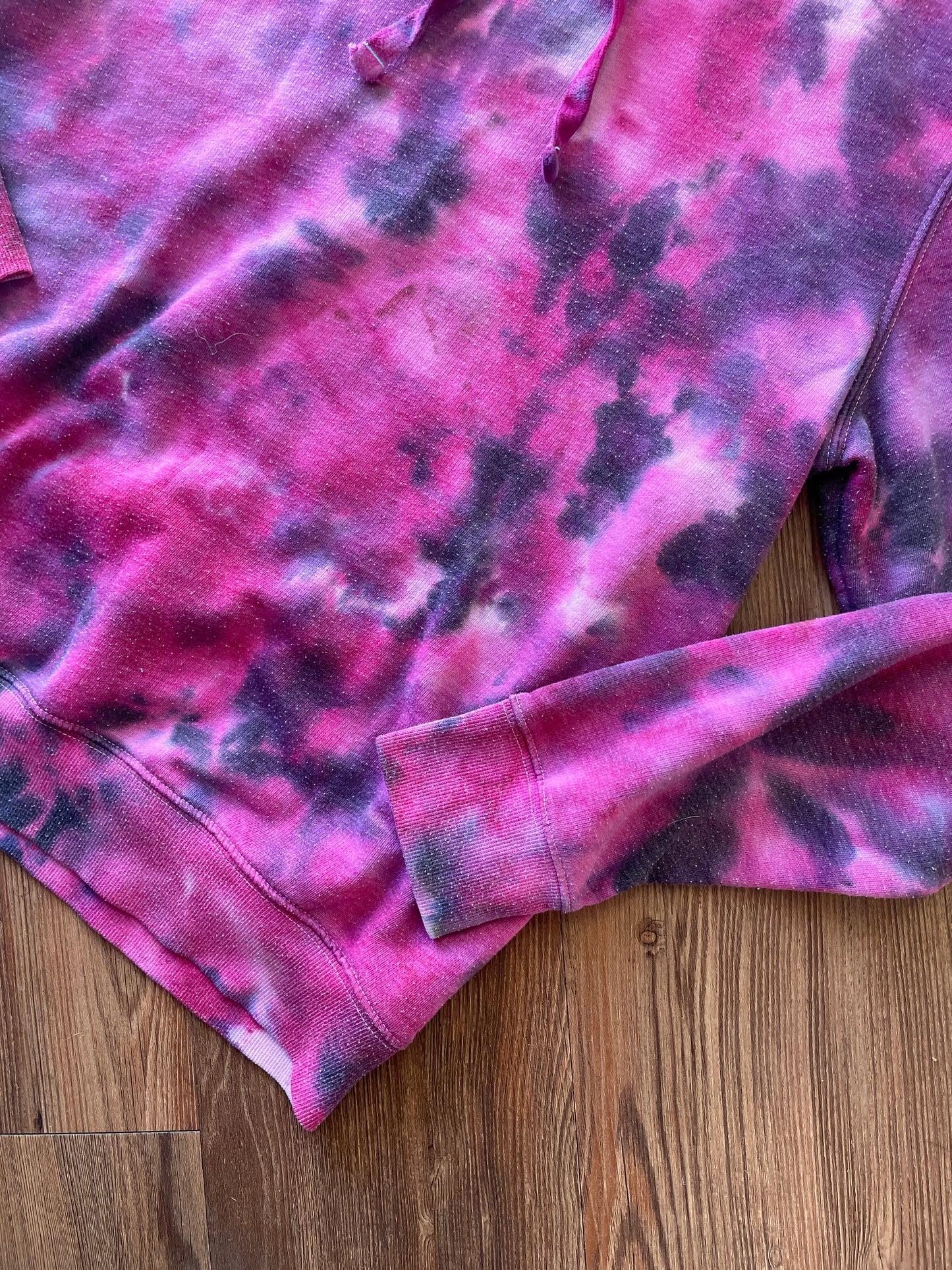 MEDIUM Women’s Pink and Black Galaxy Tie Dye Sweatshirt | Old Navy Crumpled Subtle Tie Dye Long Sleeve Hoodie