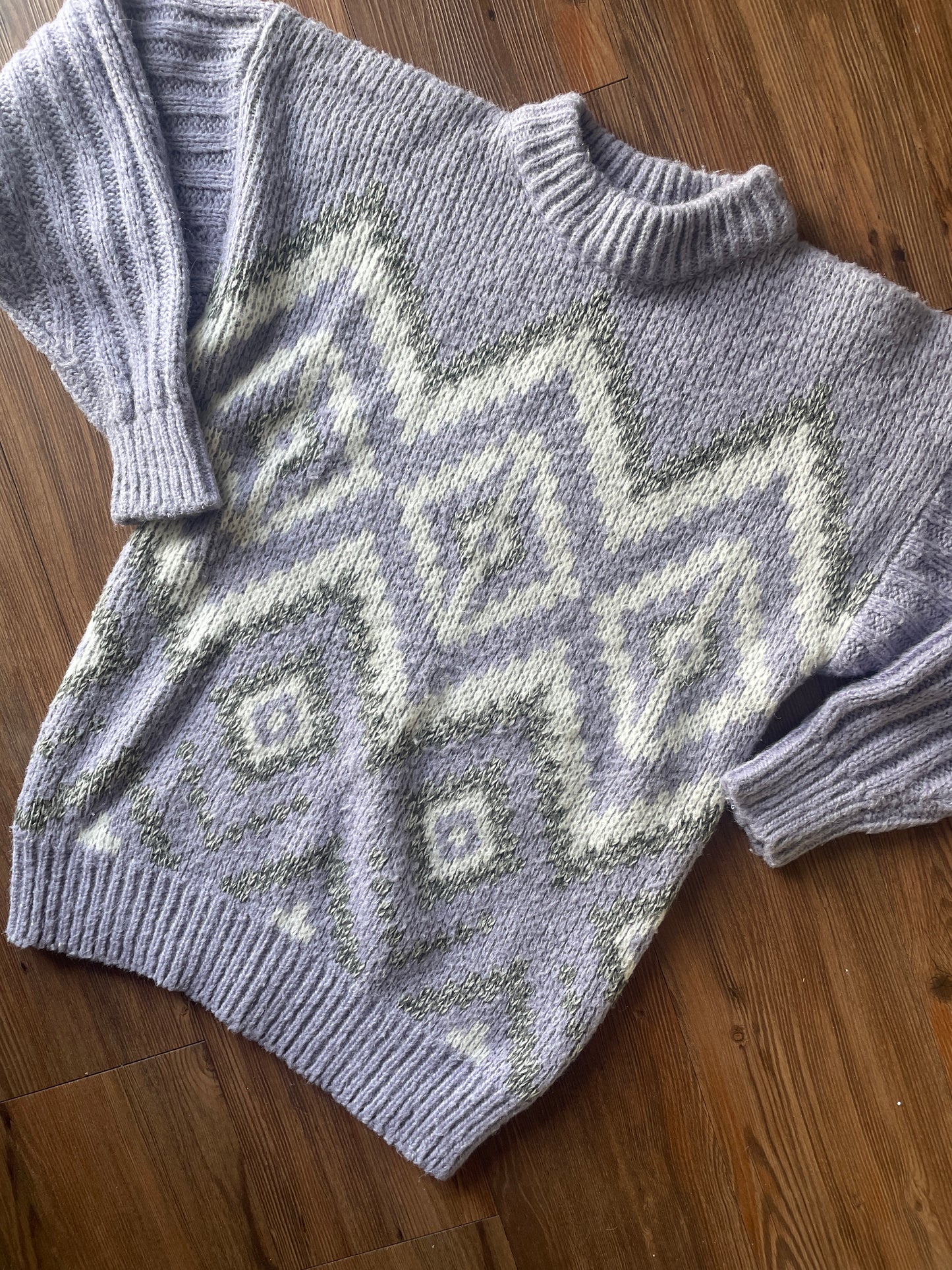 Medium Women’s Changes Vintage 80s Pastel Purple, Gray, and White Sweater