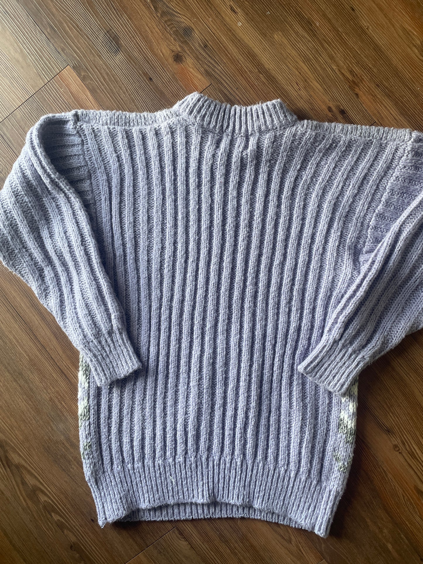 Medium Women’s Changes Vintage 80s Pastel Purple, Gray, and White Sweater