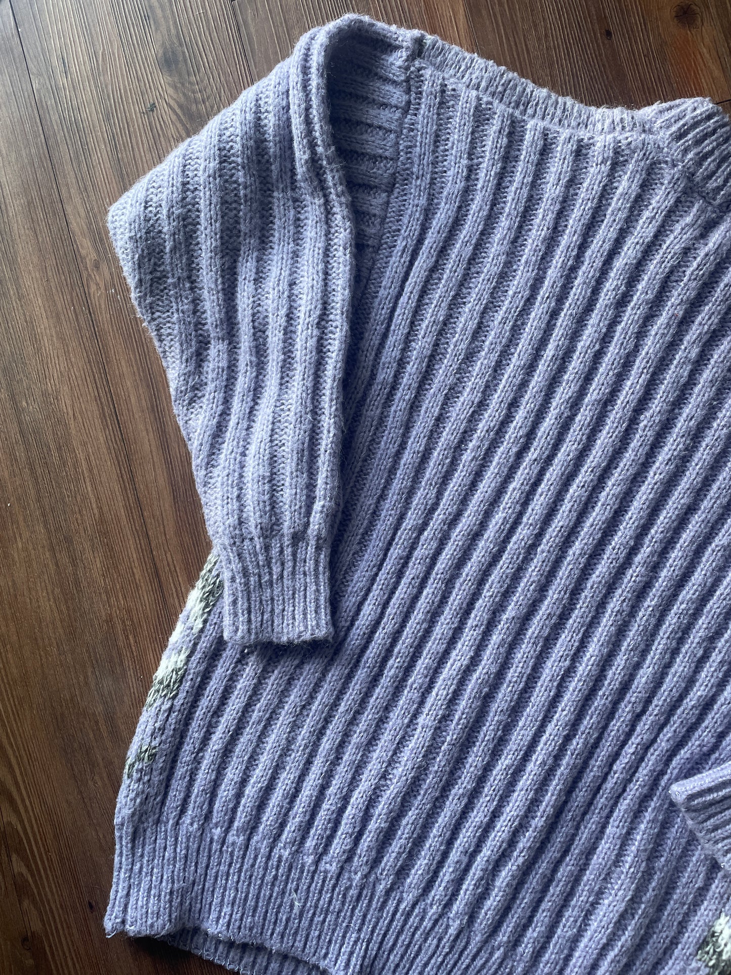 Medium Women’s Changes Vintage 80s Pastel Purple, Gray, and White Sweater