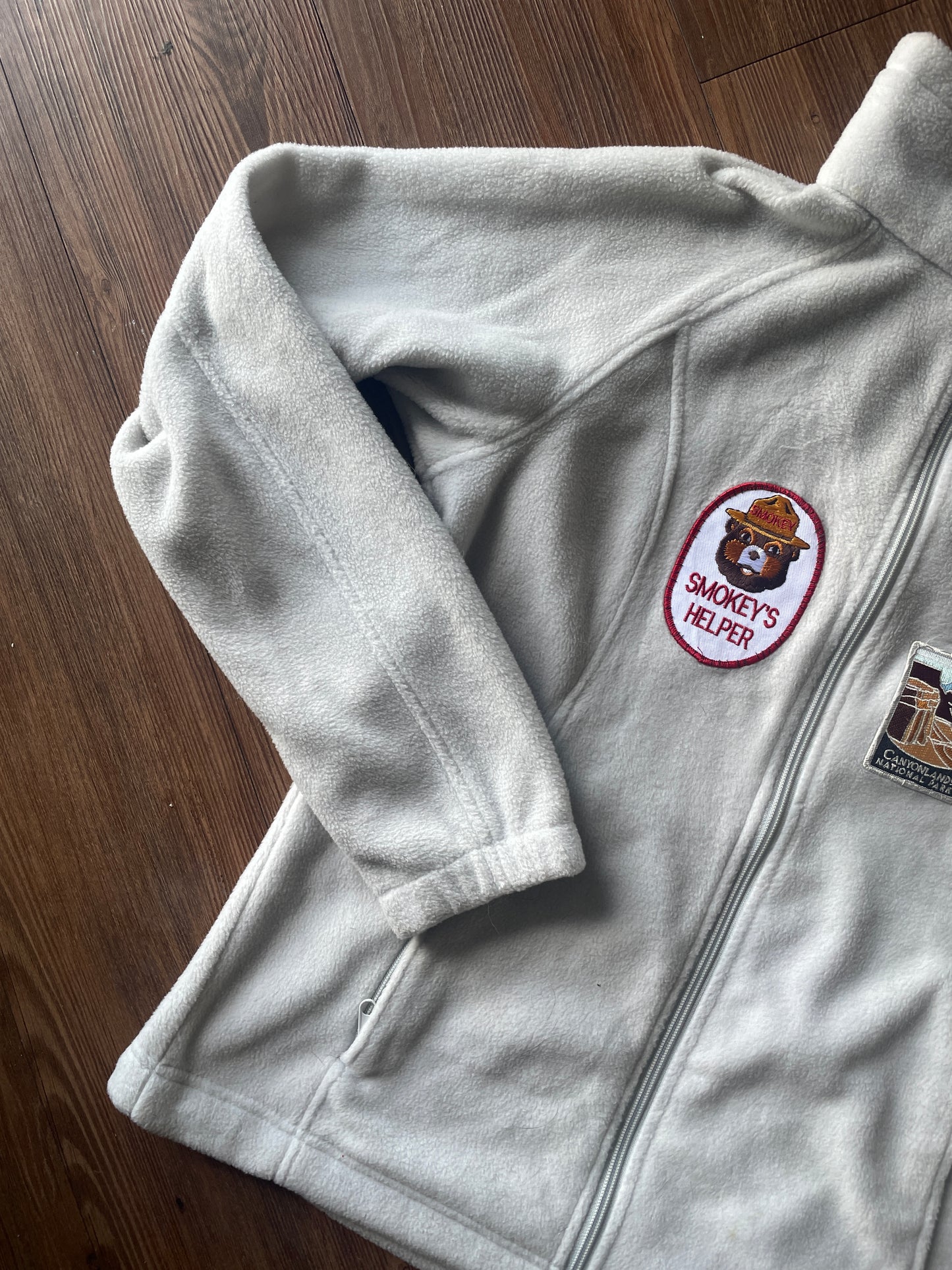 Medium Women's Columbia Jacket with Sewn-On Outdoor Patches