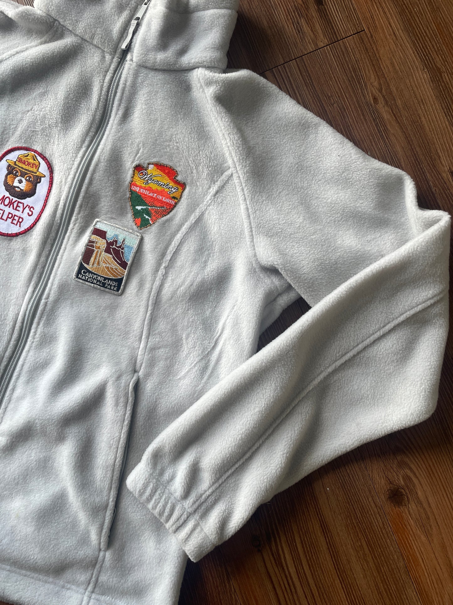 Medium Women's Columbia Jacket with Sewn-On Outdoor Patches