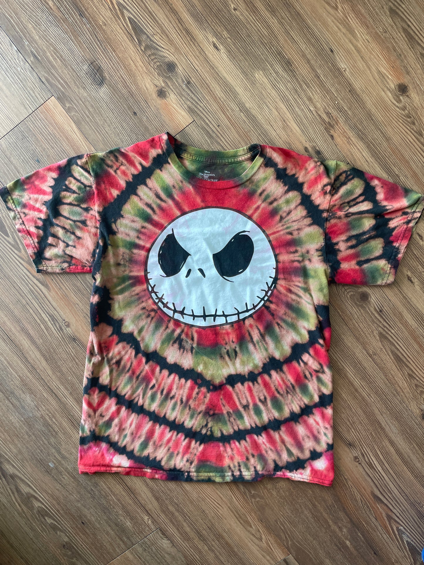 MEDIUM Men’s The Nightmare Before Christmas Reverse Tie Dye T-Shirt | Black, Green, and Red Pleated Tie Dye Short Sleeve Top