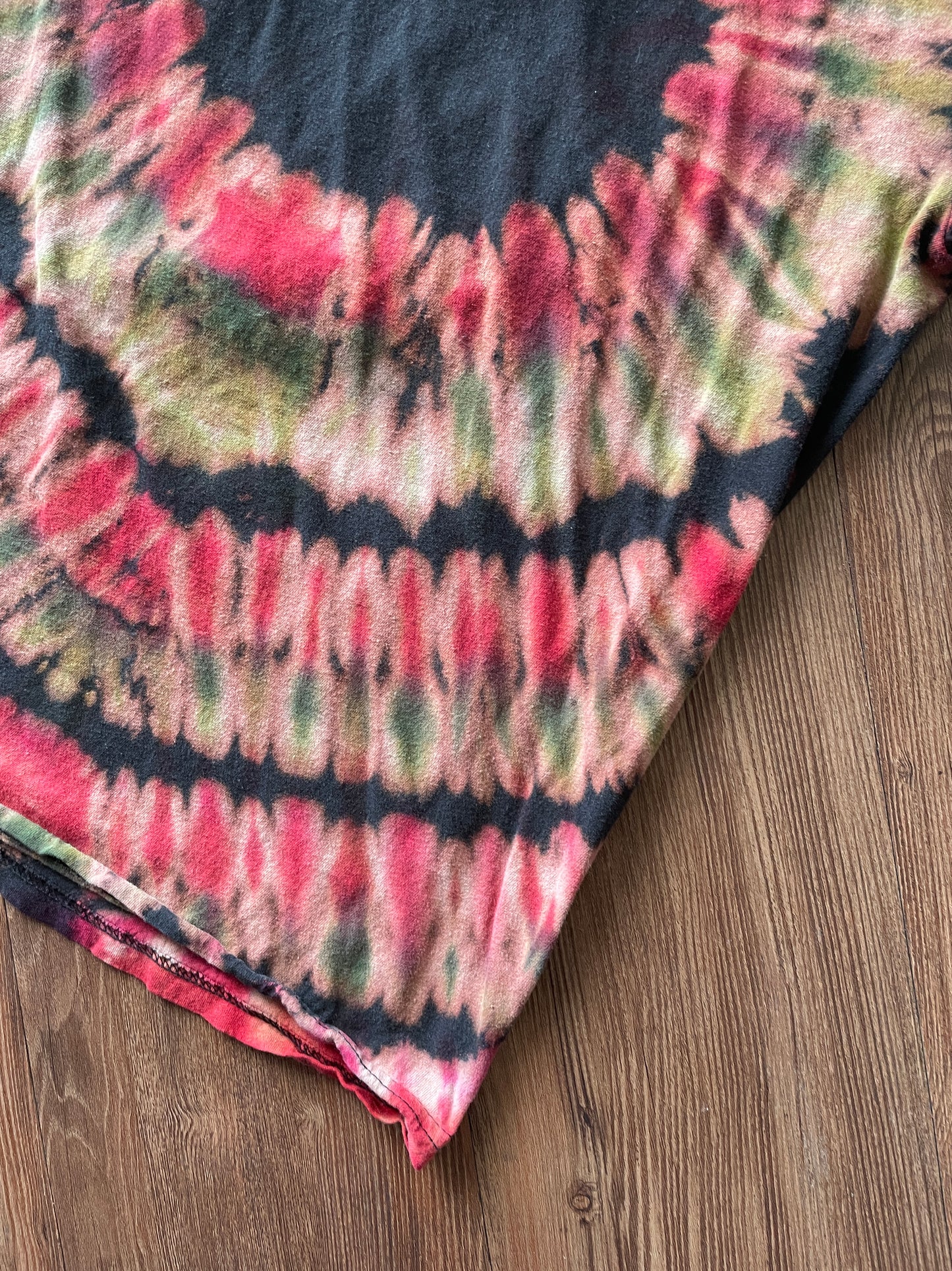 MEDIUM Men’s The Nightmare Before Christmas Reverse Tie Dye T-Shirt | Black, Green, and Red Pleated Tie Dye Short Sleeve Top