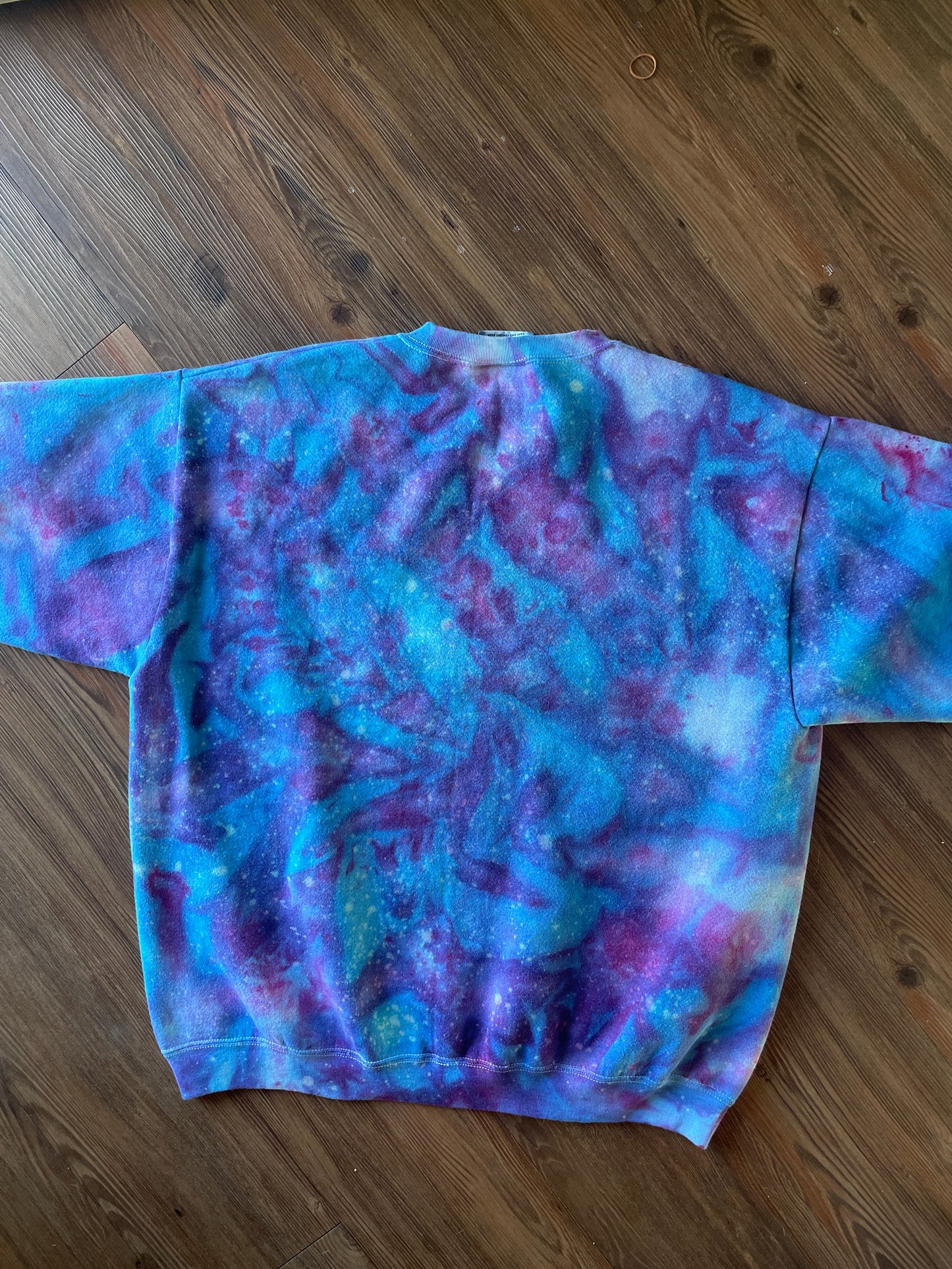 Large Men’s Vintage Lee Galaxy Dye Handmade Tie Dye Short Sleeve Sweatshirt