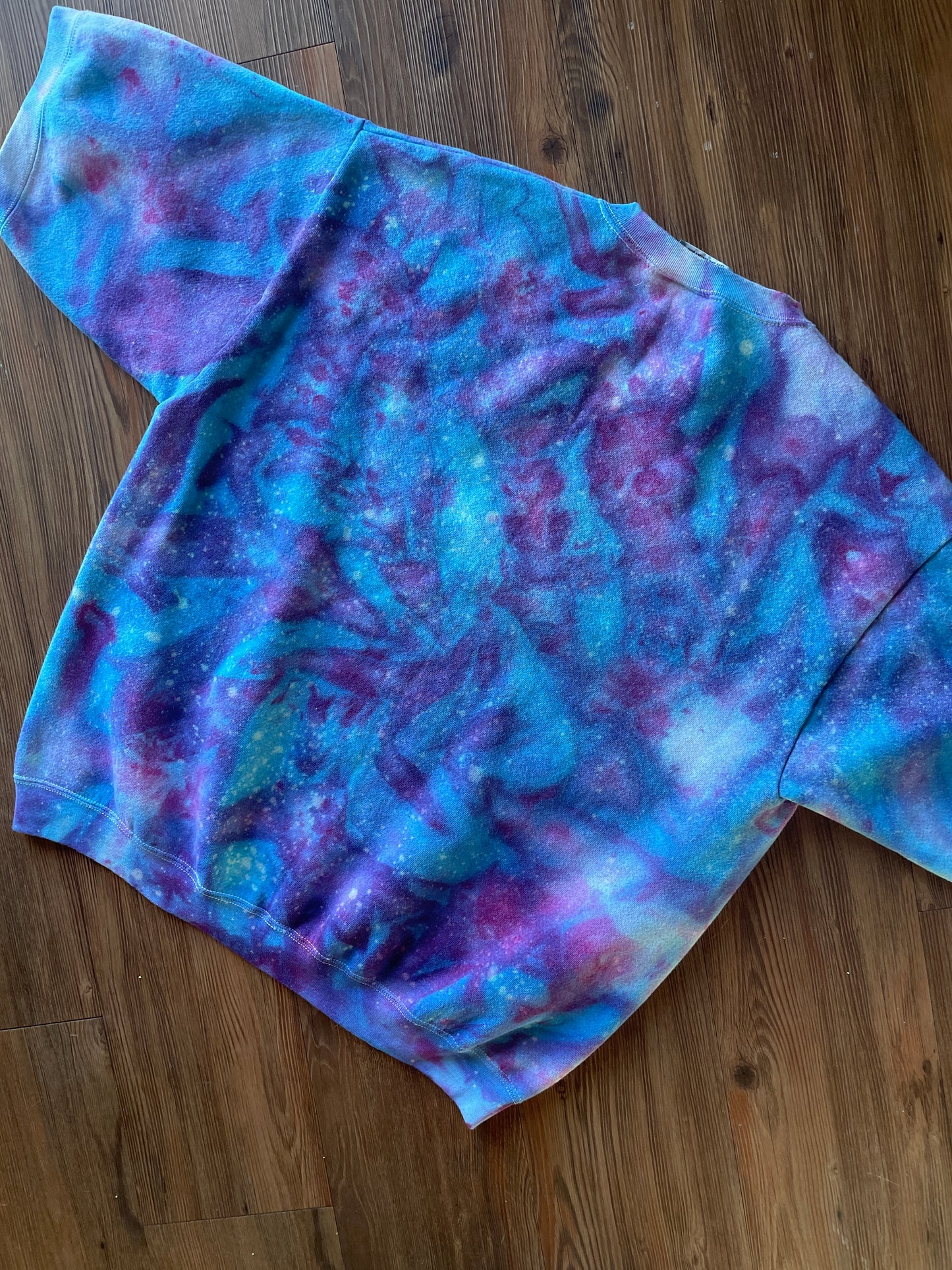 Large Men’s Vintage Lee Galaxy Dye Handmade Tie Dye Short Sleeve Sweatshirt