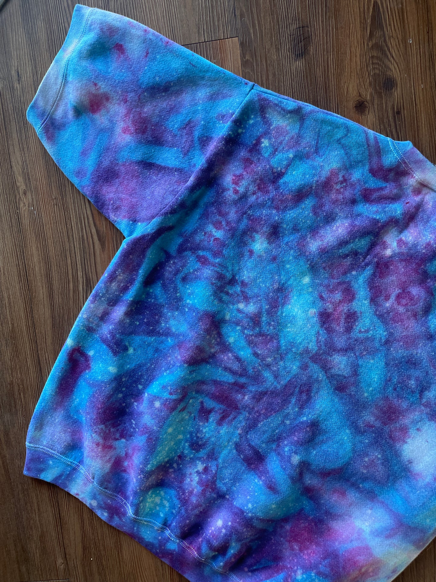 Large Men’s Vintage Lee Galaxy Dye Handmade Tie Dye Short Sleeve Sweatshirt