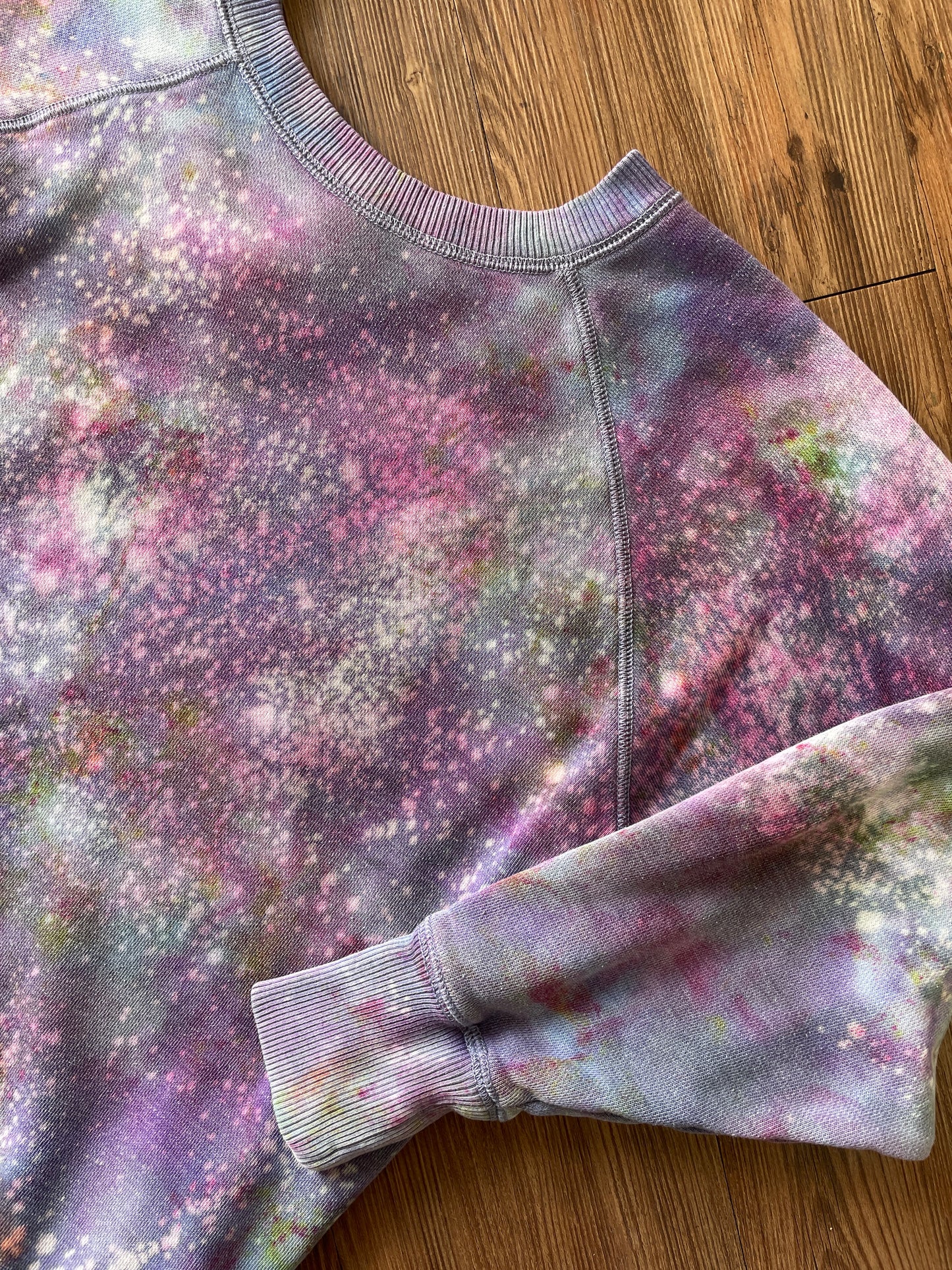 Small Women’s aerie Galaxy Tie Dye Sweatshirt | Pastel Purple Ice Dye Long Sleeve Sweatshirt