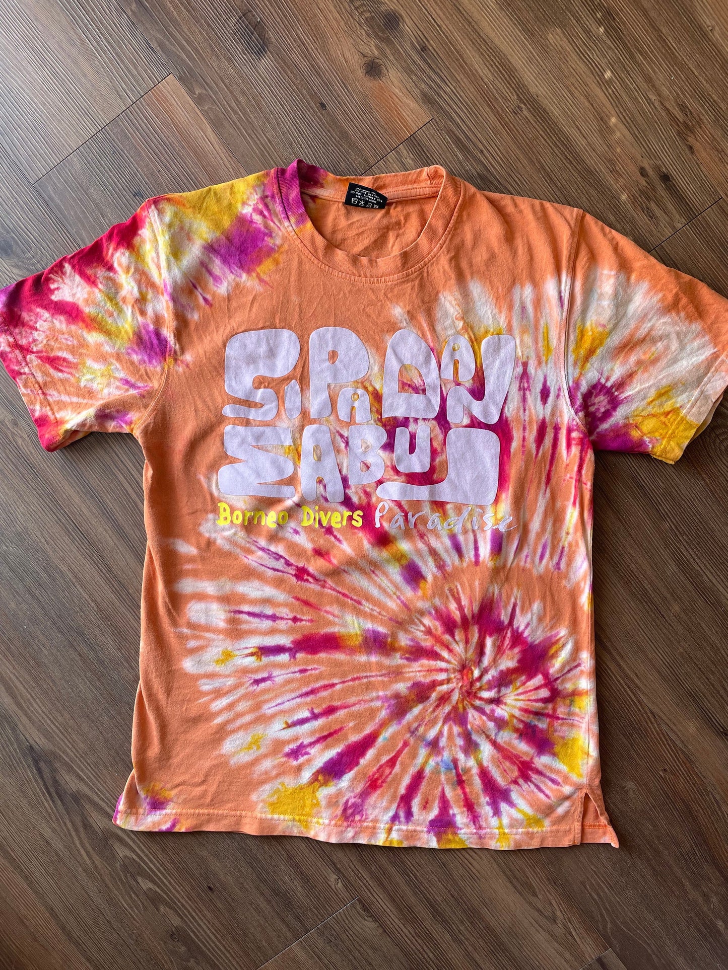 Borneo Divers Mabul Resort Handmade Reverse Tie Dye t-shirt | Orange Scuba Diving Souvenir Unisex Medium Short Sleeve Top