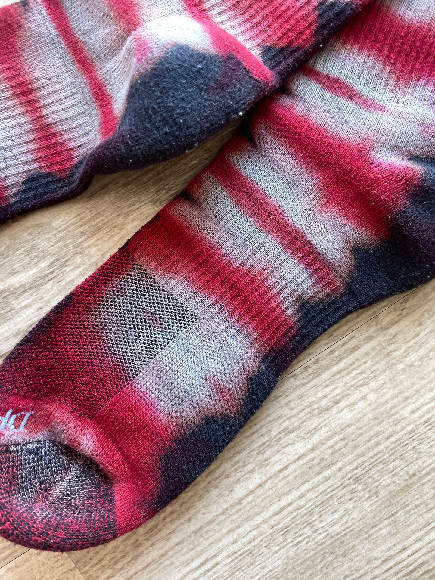 NIKE Christmas Socks Hand Tie Dyed Red, Green, and Black Nike Dri-FIT Everyday Plus Crew Training Socks - Size Large (Men's 8-12/Women's 10-13)