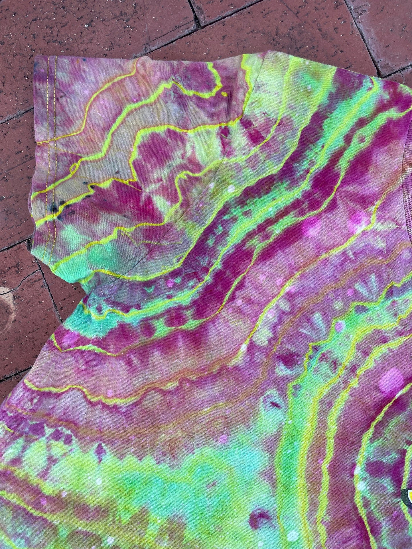 MEDIUM Men’s Tom & Jerry Tie Dye Short Sleeve Double-Sided T-Shirt | One-Of-a-Kind Upcycled Yellow and Green Graphic Tee