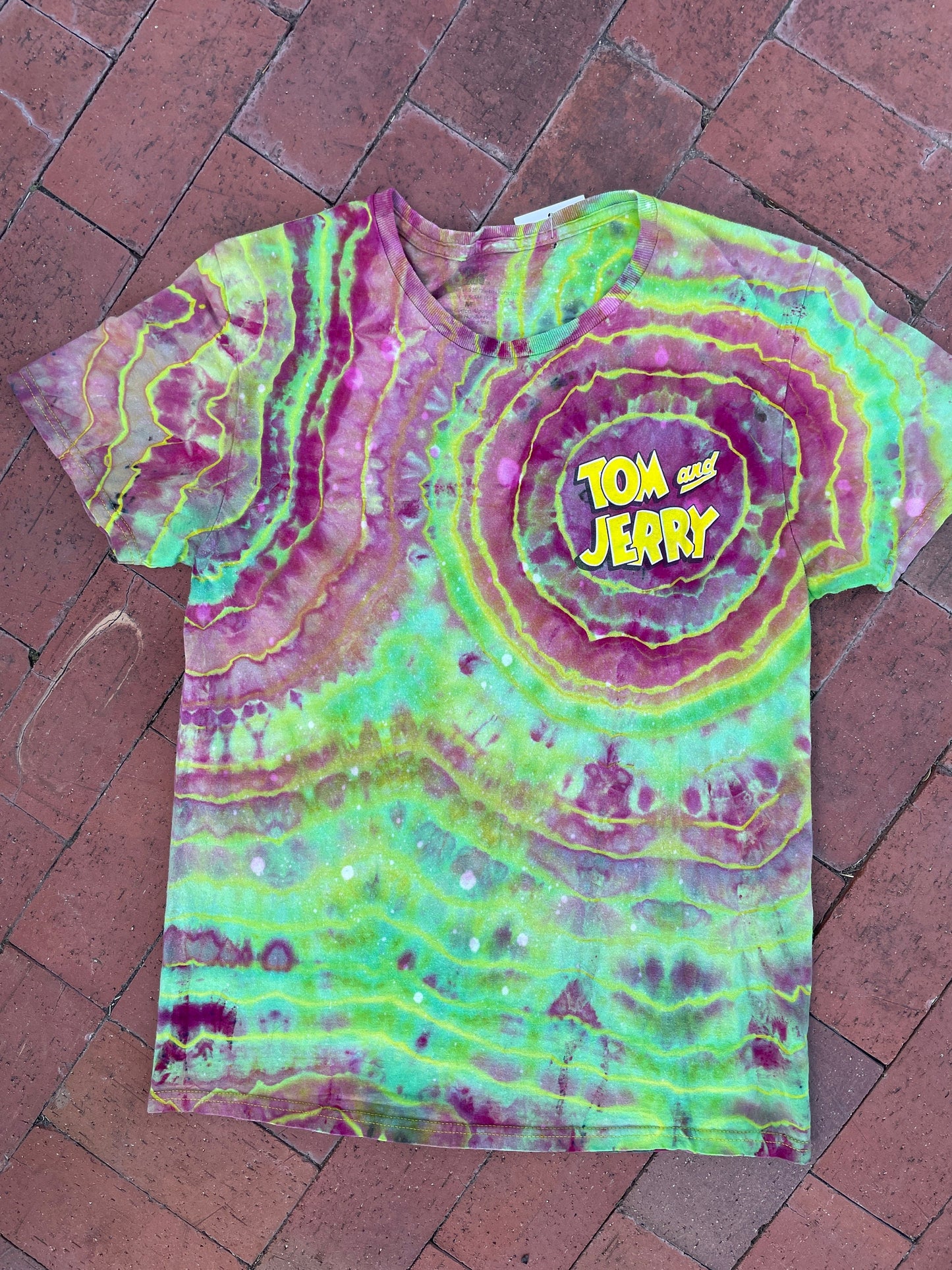 MEDIUM Men’s Tom & Jerry Tie Dye Short Sleeve Double-Sided T-Shirt | One-Of-a-Kind Upcycled Yellow and Green Graphic Tee