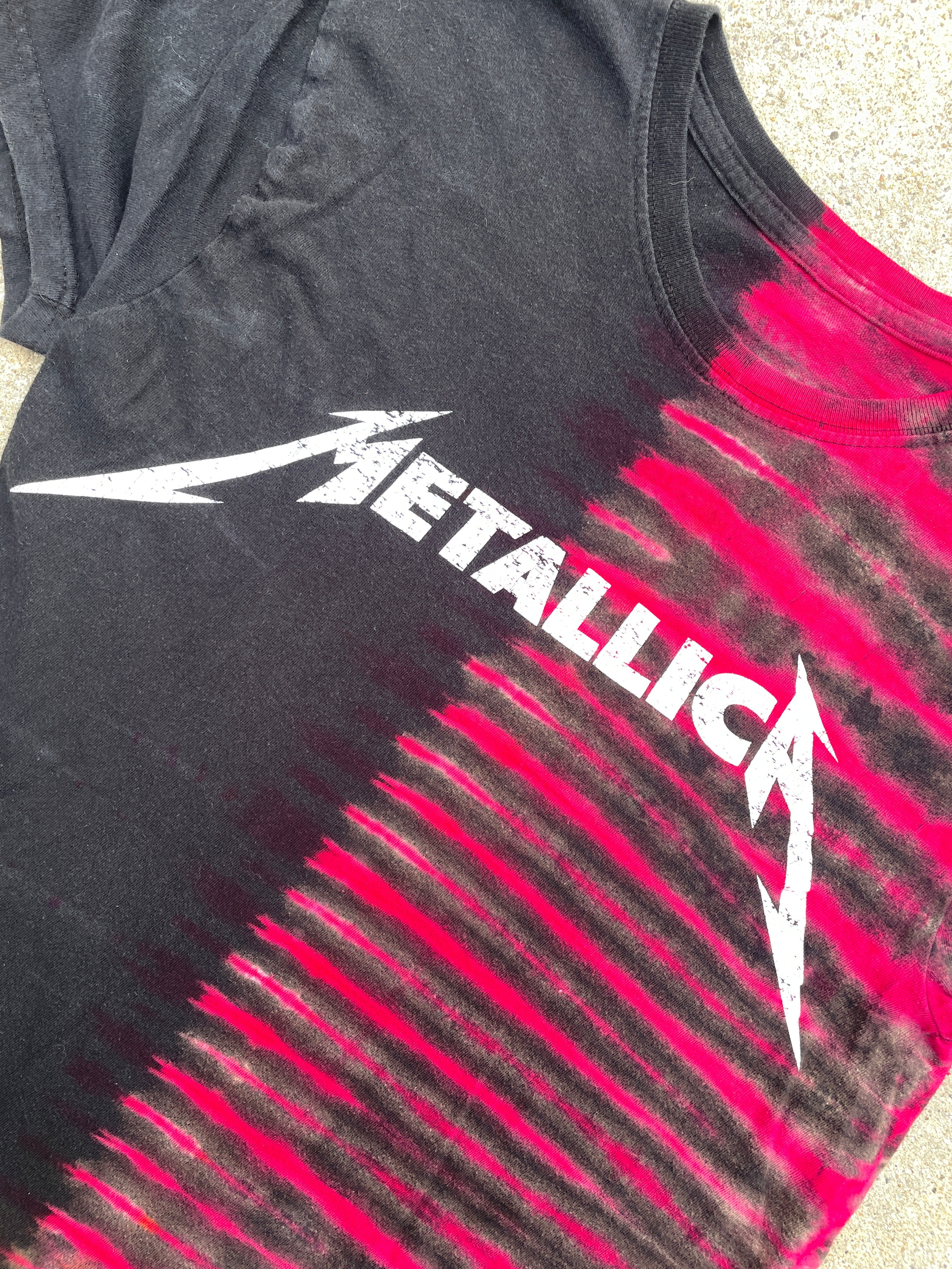 Metallica Red and Black Short Sleeve Tie Dye T-Shirt | Women's Medium