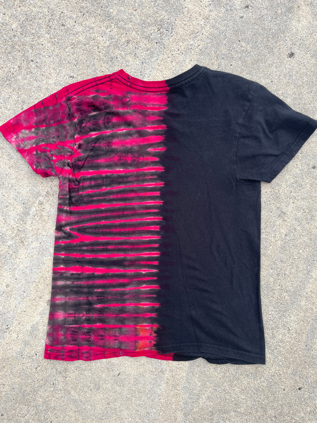 Metallica Red and Black Short Sleeve Tie Dye T-Shirt | Women's Medium