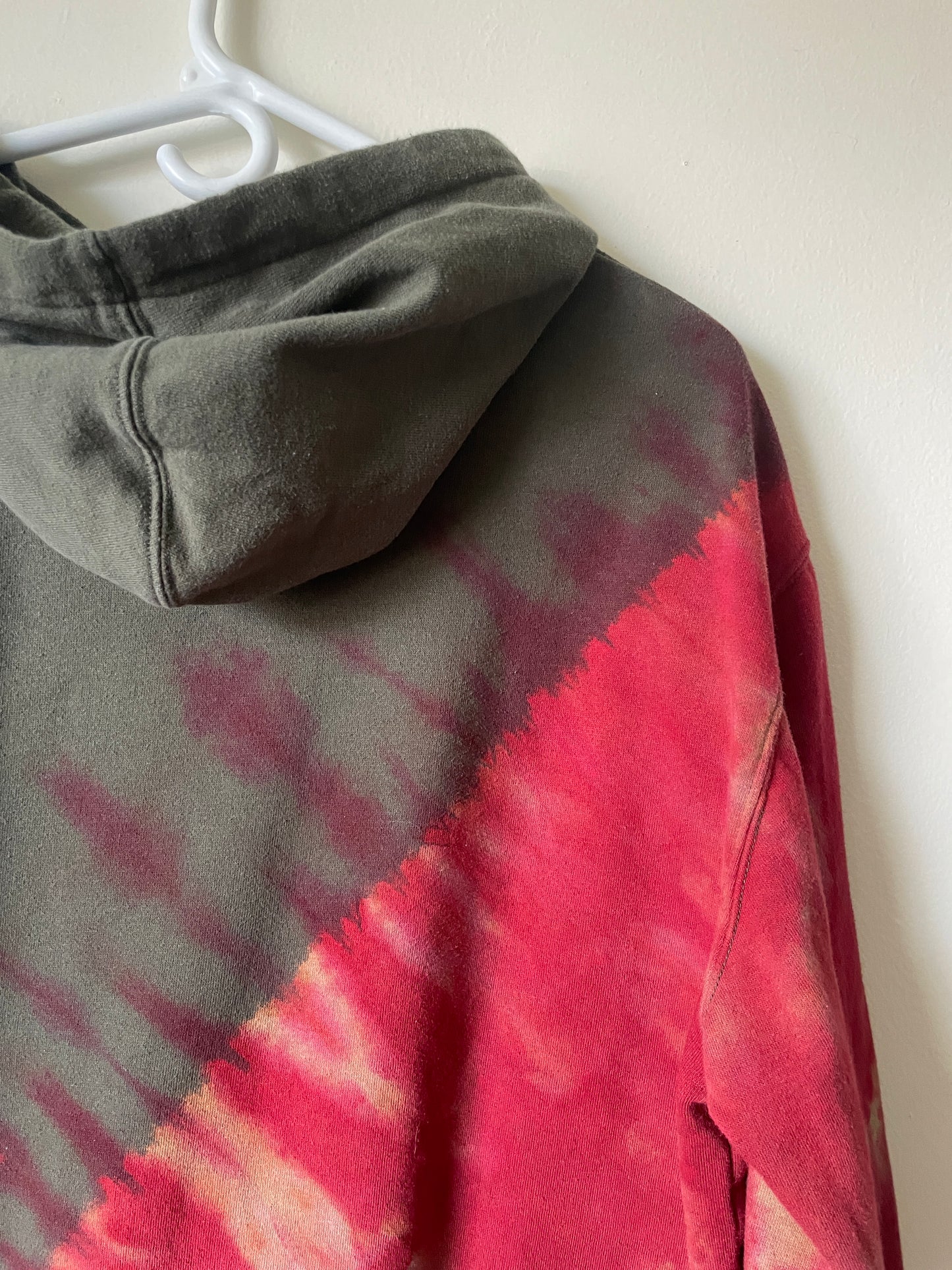 XL Men's Vans Checkerboard Half-and-Half Reverse Tie Dye Long Sleeve Hoodie | One-Of-a-Kind Upcycled Olive Green and Red Sweatshirt