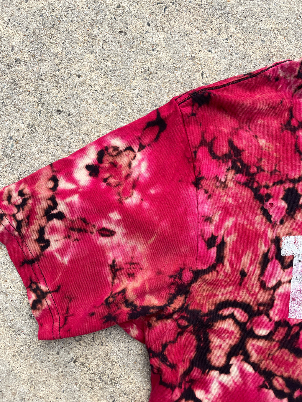 Tupac Shakur Red and Black Short Sleeve Tie Dye T-Shirt | Men's Medium