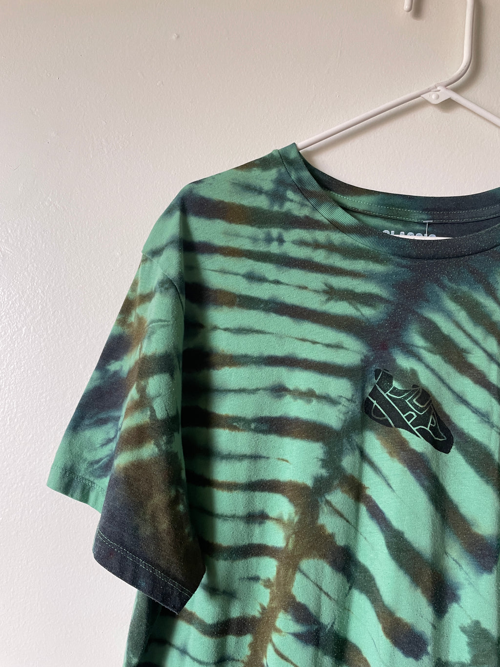 XL Men's Climbing Shoe Handmade Tie Dye T-Shirt | One-Of-a-Kind Upcycled Green and Brown Spiderweb Short Sleeve Shirt
