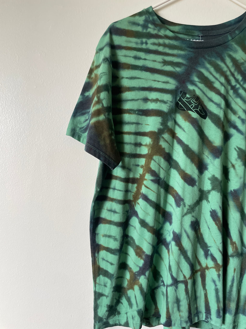 XL Men's Climbing Shoe Handmade Tie Dye T-Shirt | One-Of-a-Kind Upcycled Green and Brown Spiderweb Short Sleeve Shirt