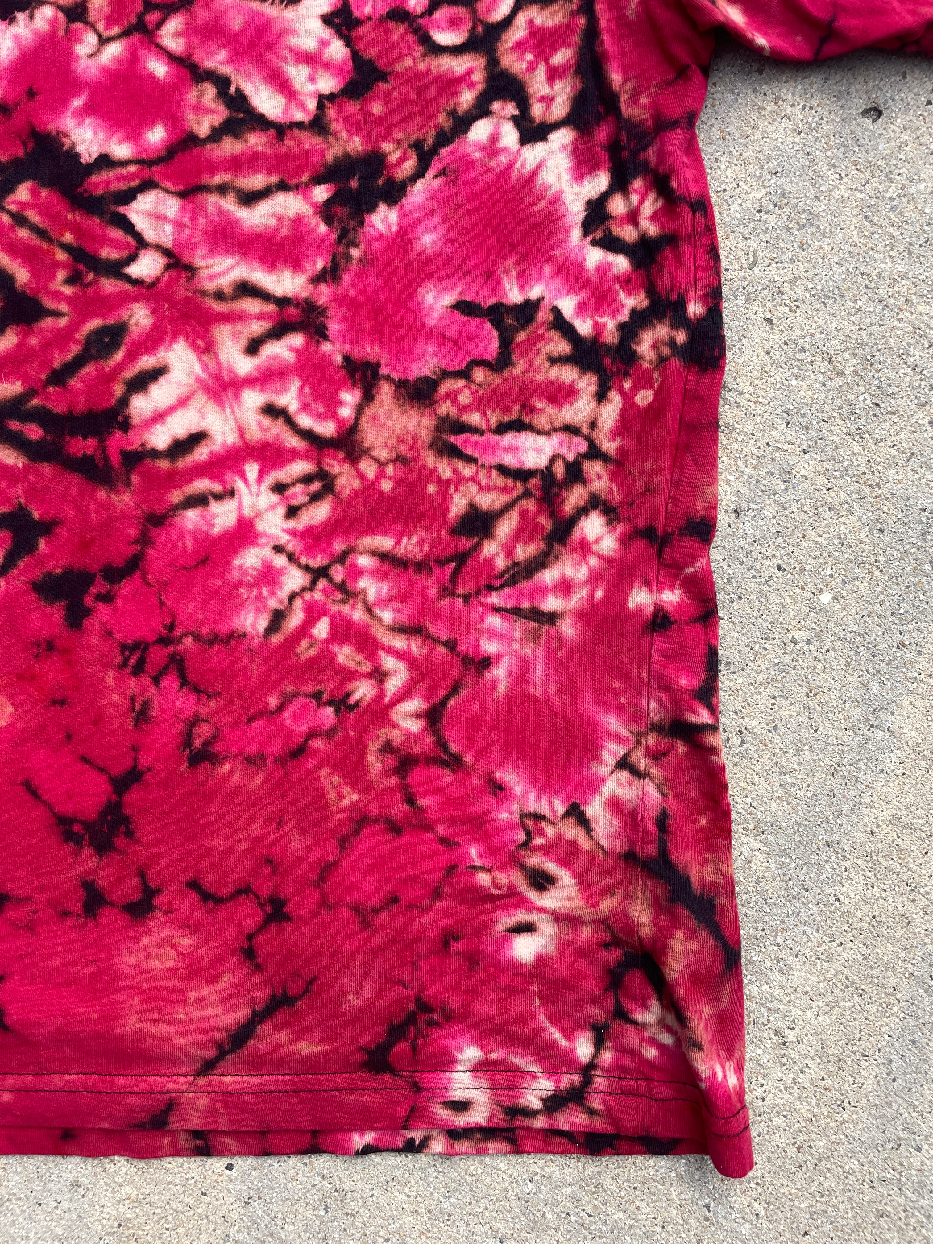 Tupac Shakur Red and Black Short Sleeve Tie Dye T-Shirt | Men's Medium