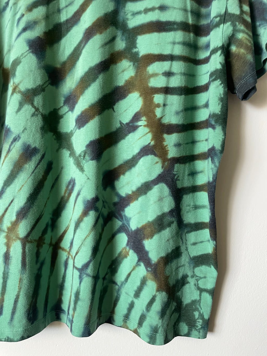 XL Men's Climbing Shoe Handmade Tie Dye T-Shirt | One-Of-a-Kind Upcycled Green and Brown Spiderweb Short Sleeve Shirt