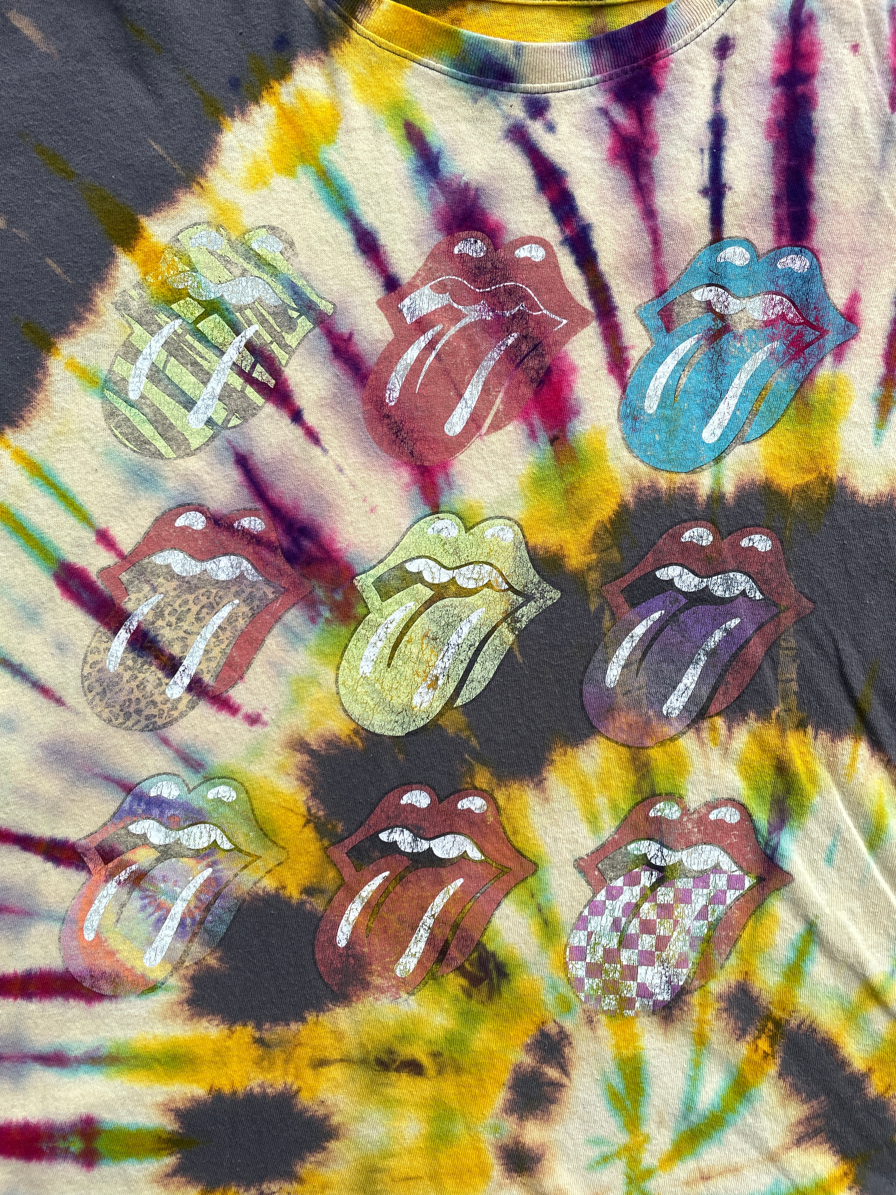 The Rolling Stones Hot Lips Rainbow Spiral Short Sleeve Tie Dye T-Shirt | Women's Large