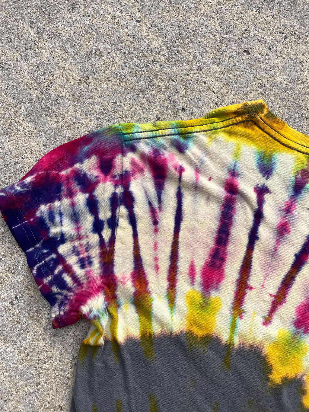 The Rolling Stones Hot Lips Rainbow Spiral Short Sleeve Tie Dye T-Shirt | Women's Large