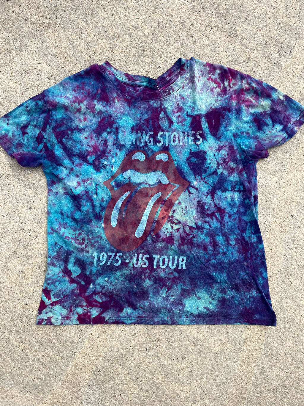 The Rolling Stones Hot Lips Short Sleeve Galaxy Tie Dye T-Shirt | Women's Large