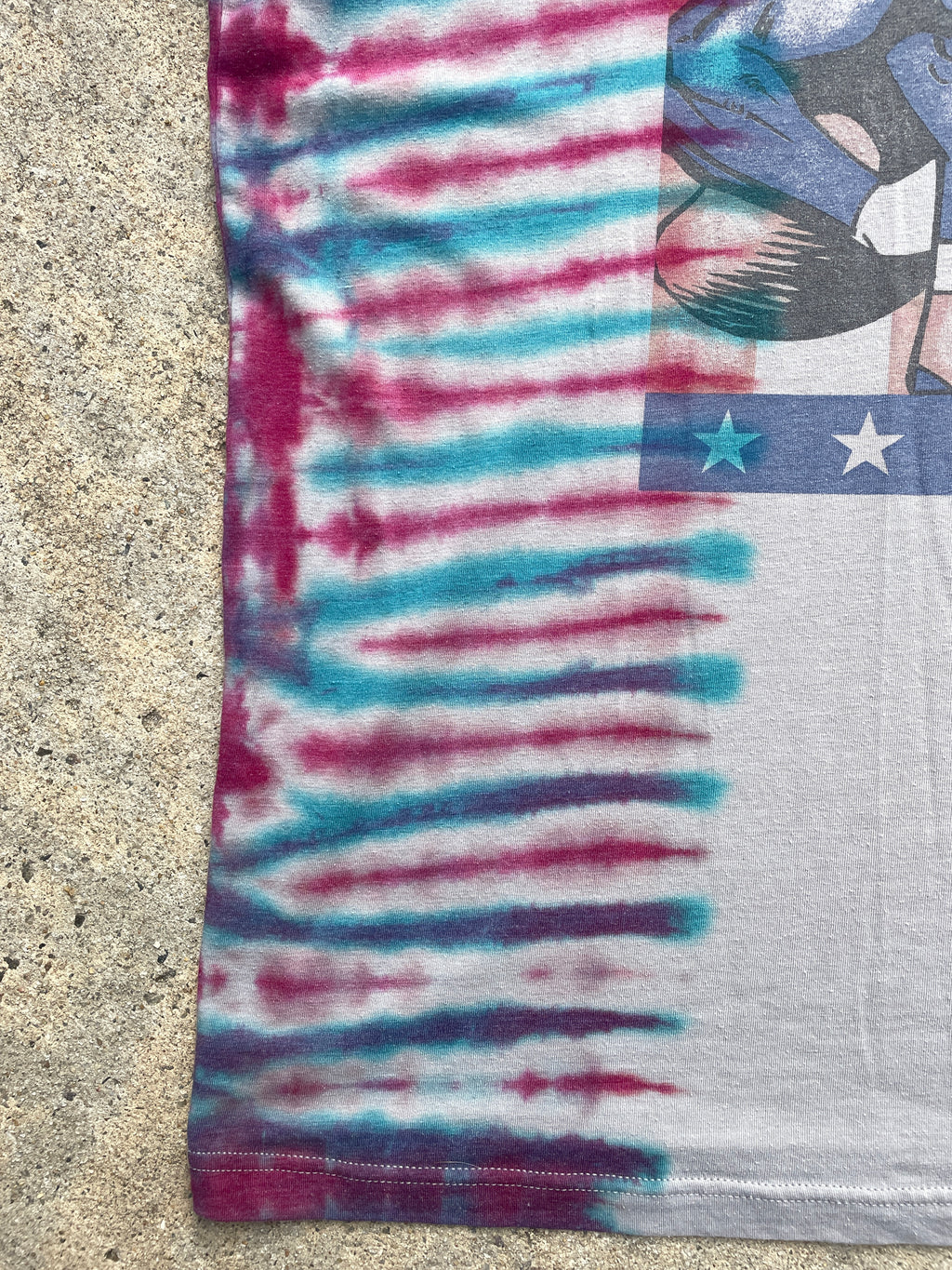 Under Armour Superman Red, Blue, and Gray Short Sleeve Tie Dye T-Shirt | Men's Large