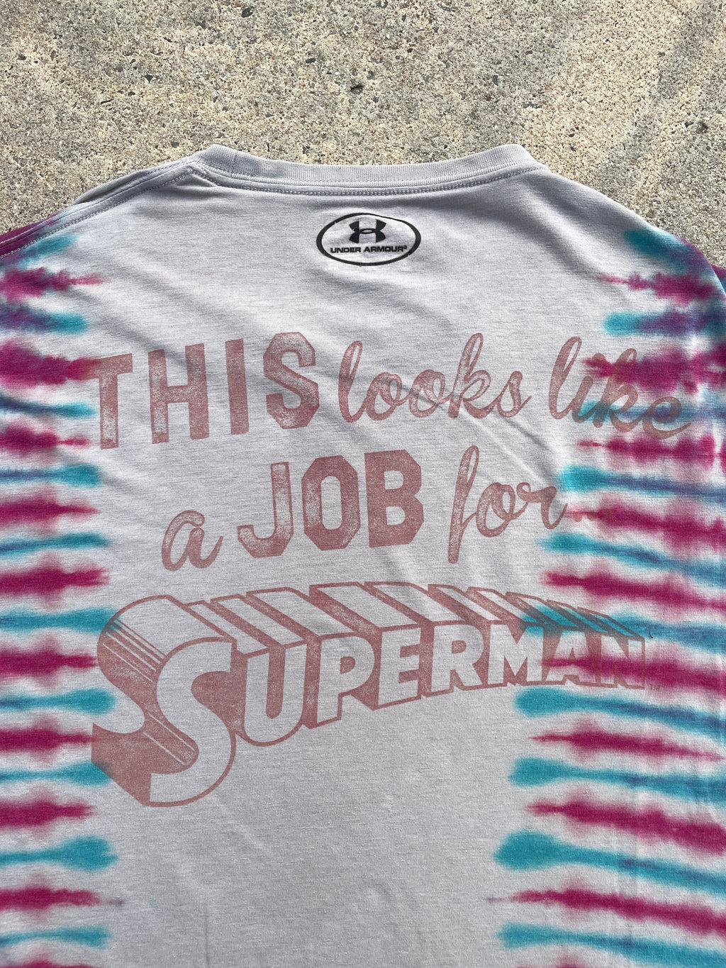 Under Armour Superman Red, Blue, and Gray Short Sleeve Tie Dye T-Shirt | Men's Large