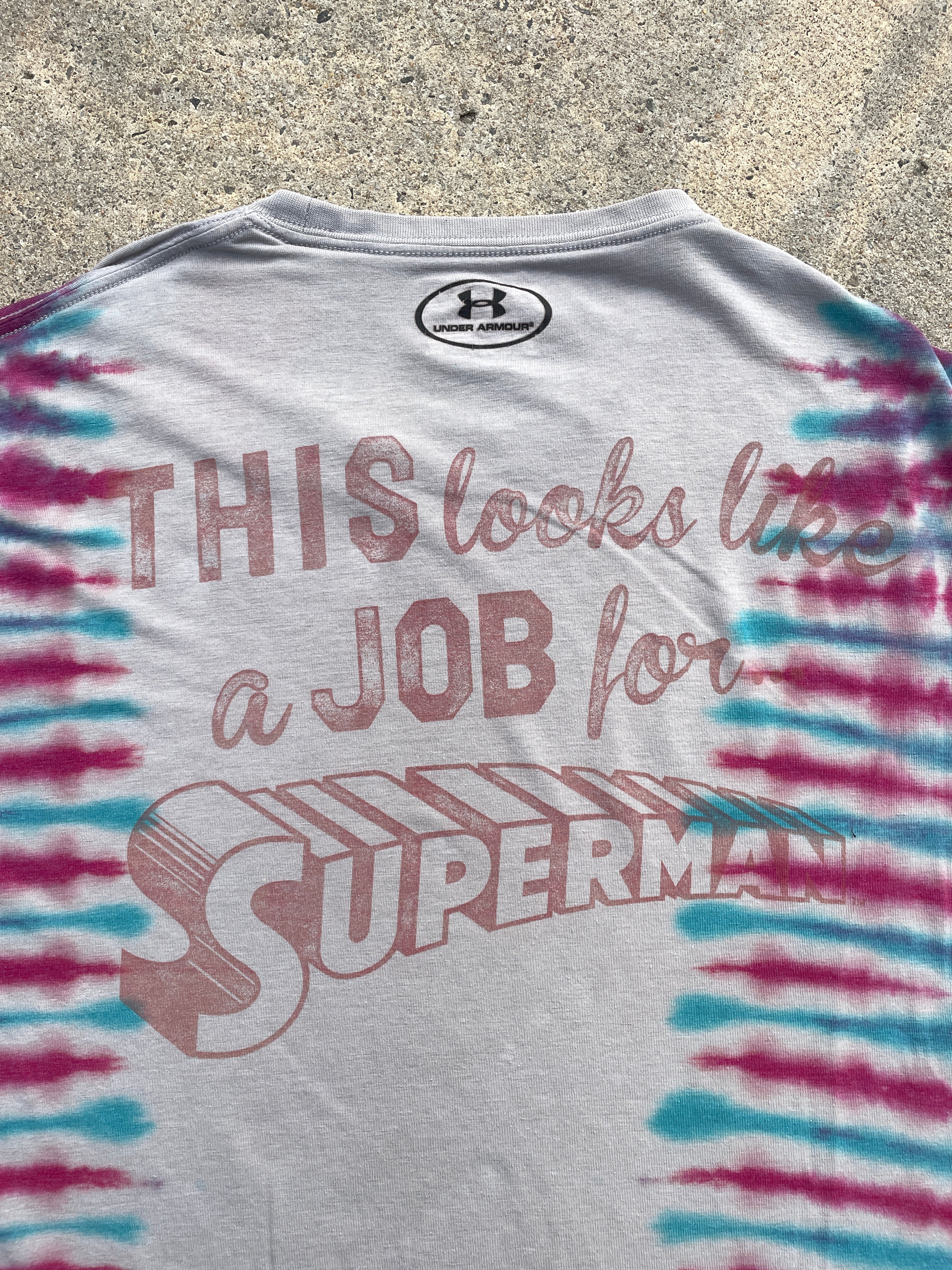 Under Armour Superman Red, Blue, and Gray Short Sleeve Tie Dye T-Shirt | Men's Large