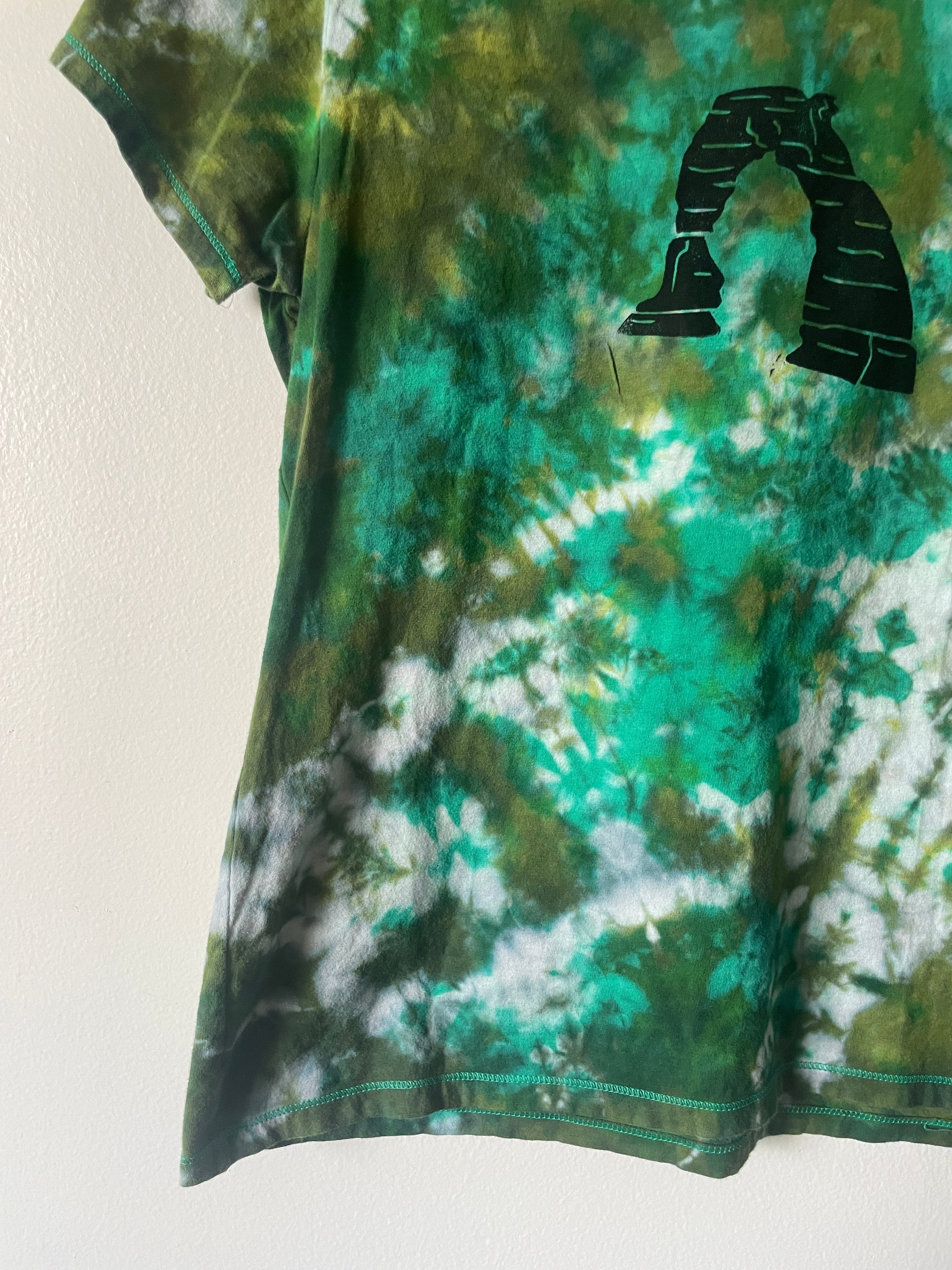 Large Women's Delicate Arch Handmade Tie Dye T-Shirt | One-Of-a-Kind Upcycled Green and Black Short Sleeve Shirt